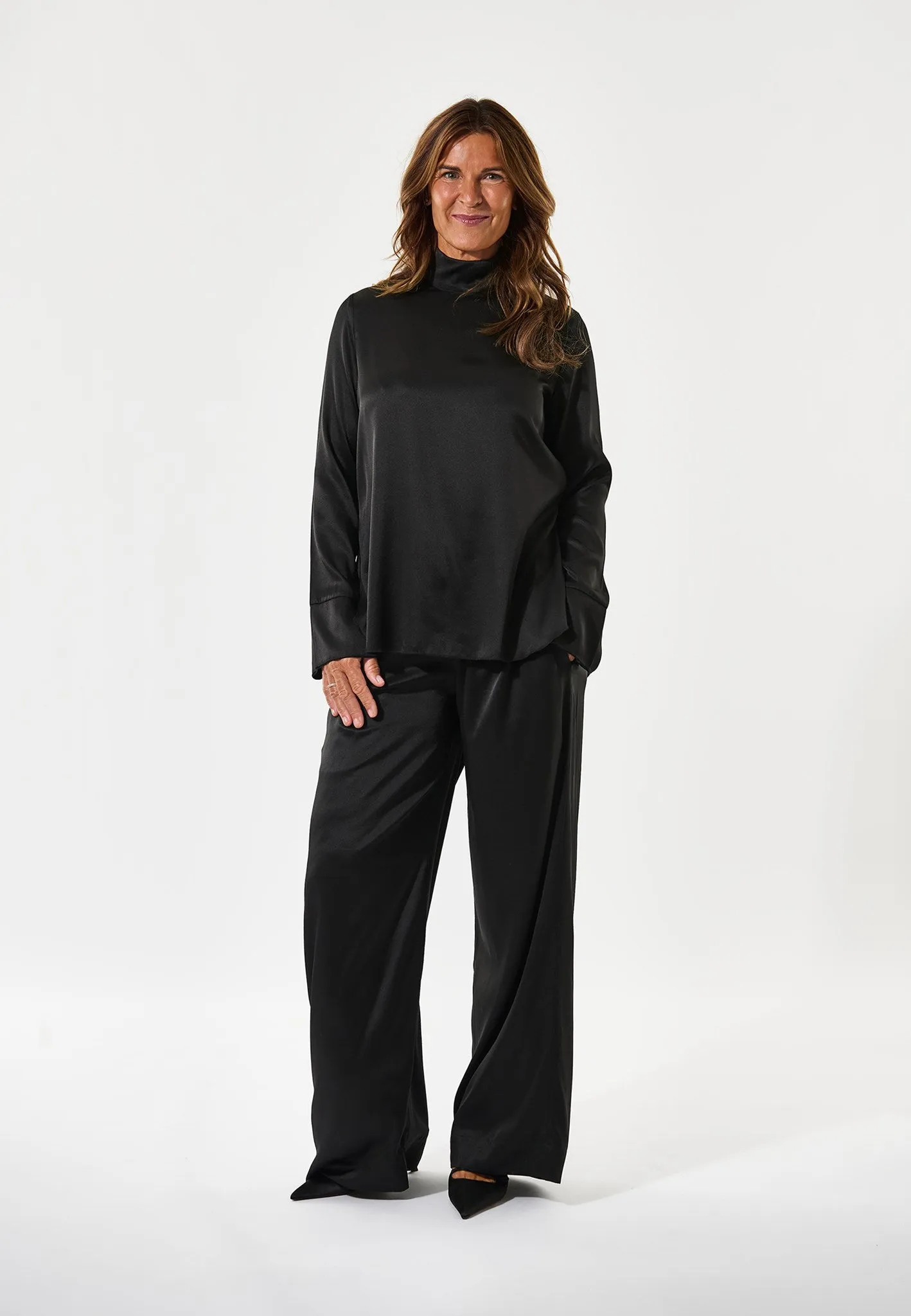 RobineDEA-Black sold by Dea Kudibal product image thumbnail 2