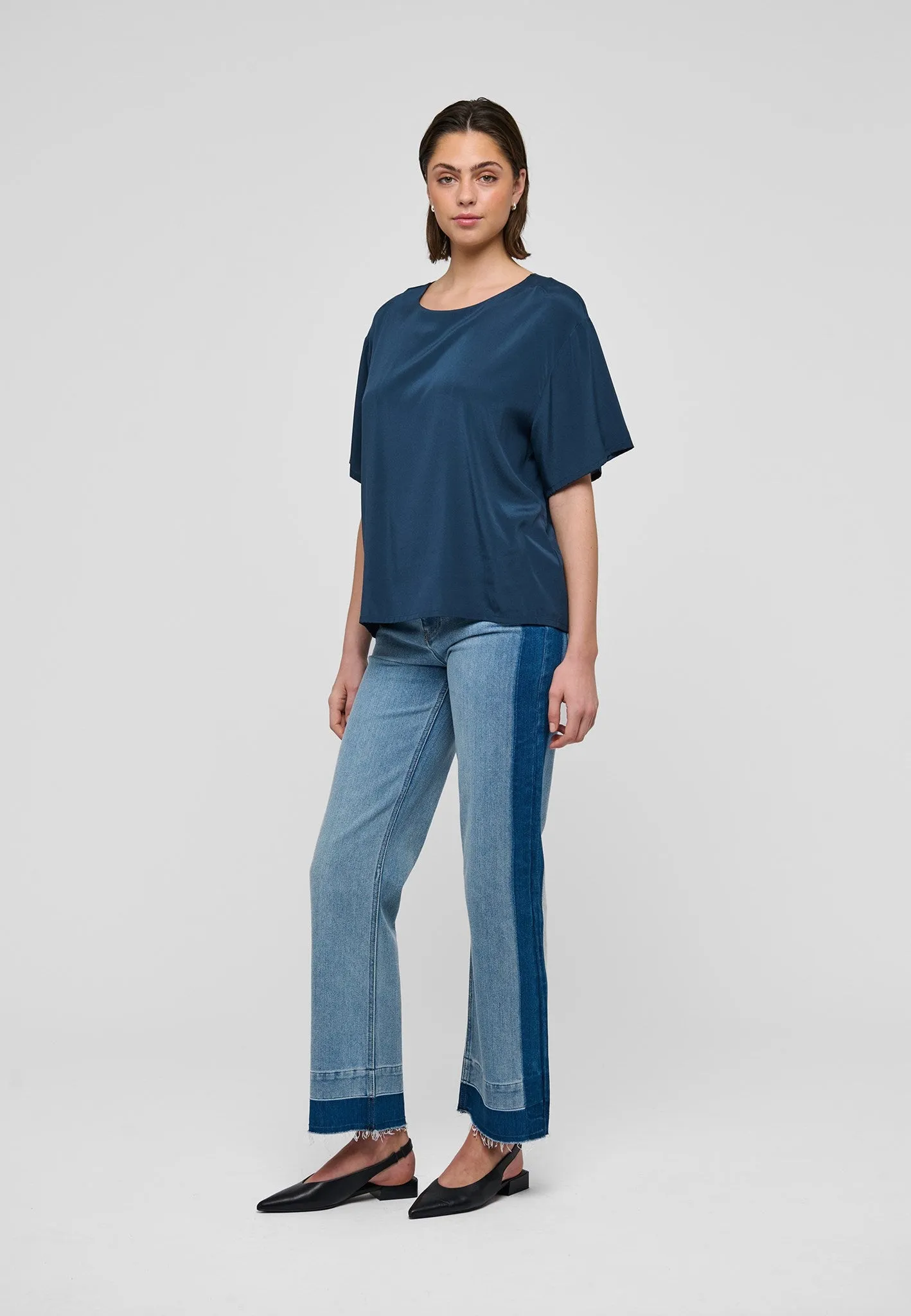 SolanaDEA-Space sold by Dea Kudibal product image thumbnail 2