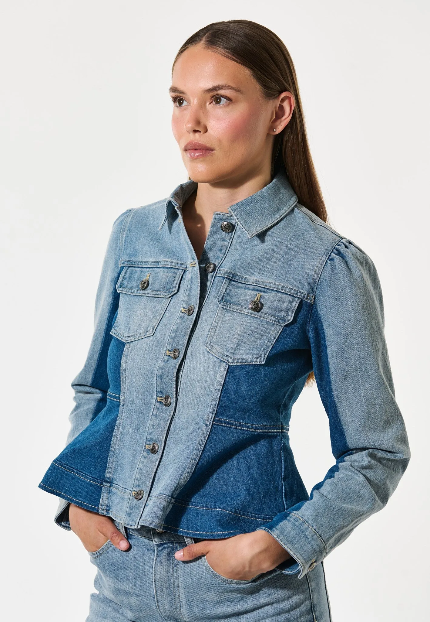 BlancasDEA-Blue Mix sold by Dea Kudibal