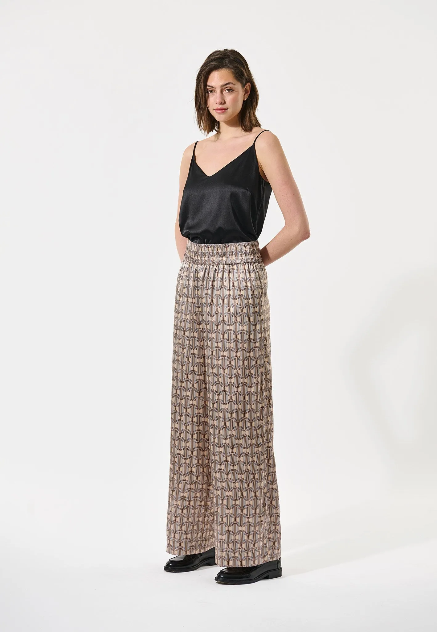 OctavieDEA-Black sold by Dea Kudibal product image thumbnail 3