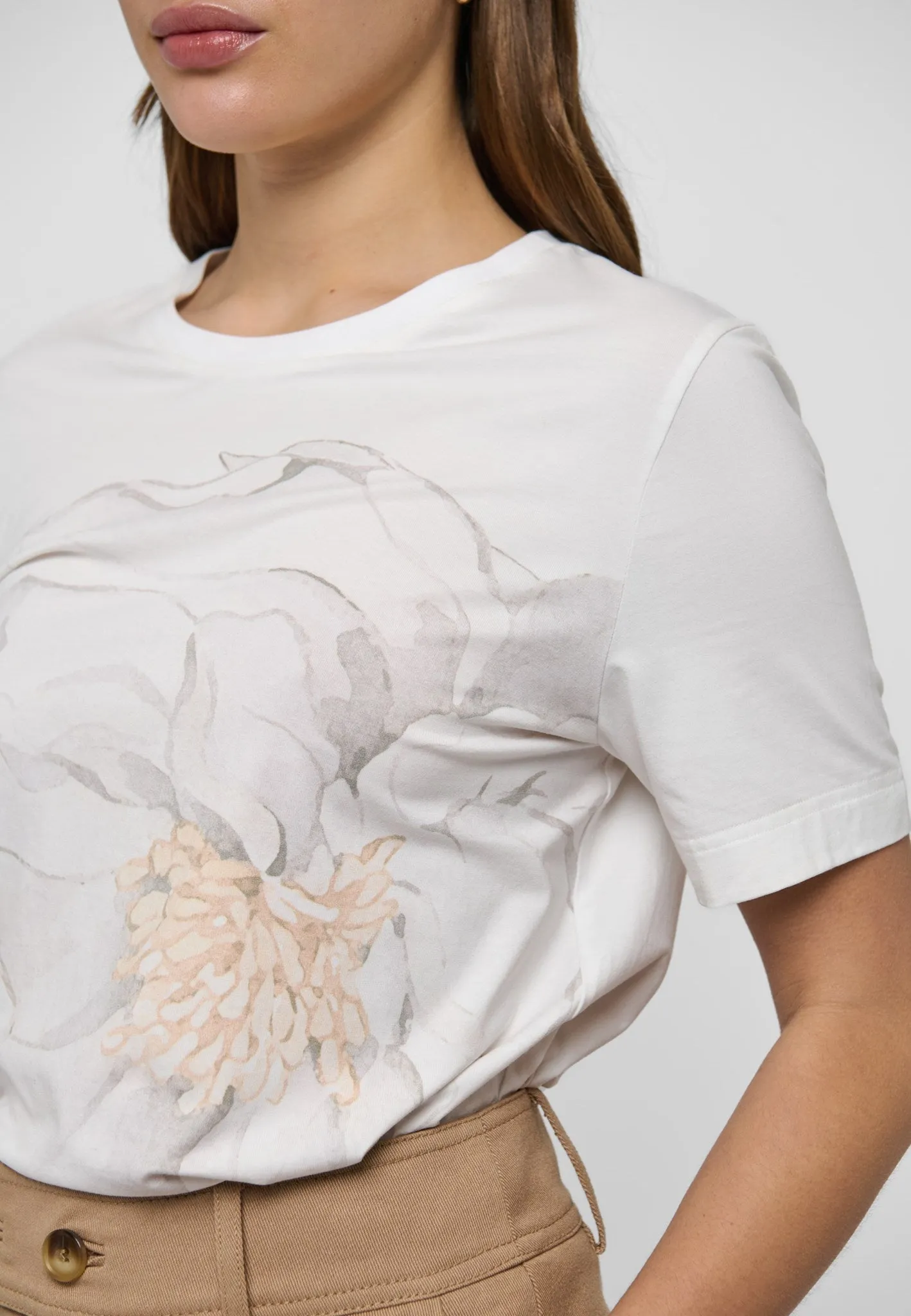 JuliesDEA-Rosea Plena White sold by Dea Kudibal product image thumbnail 3