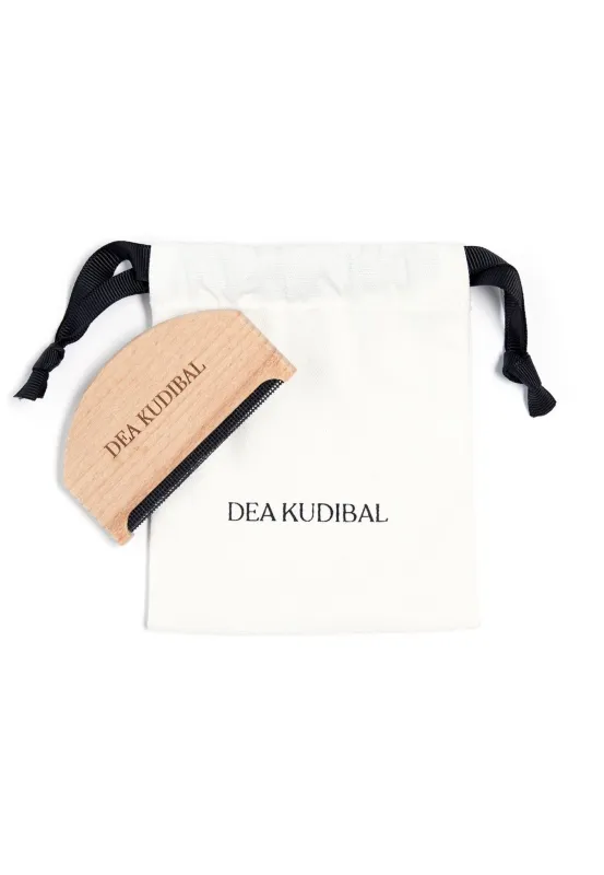 009 Cashmere Comb-Sand made by Dea Kudibal