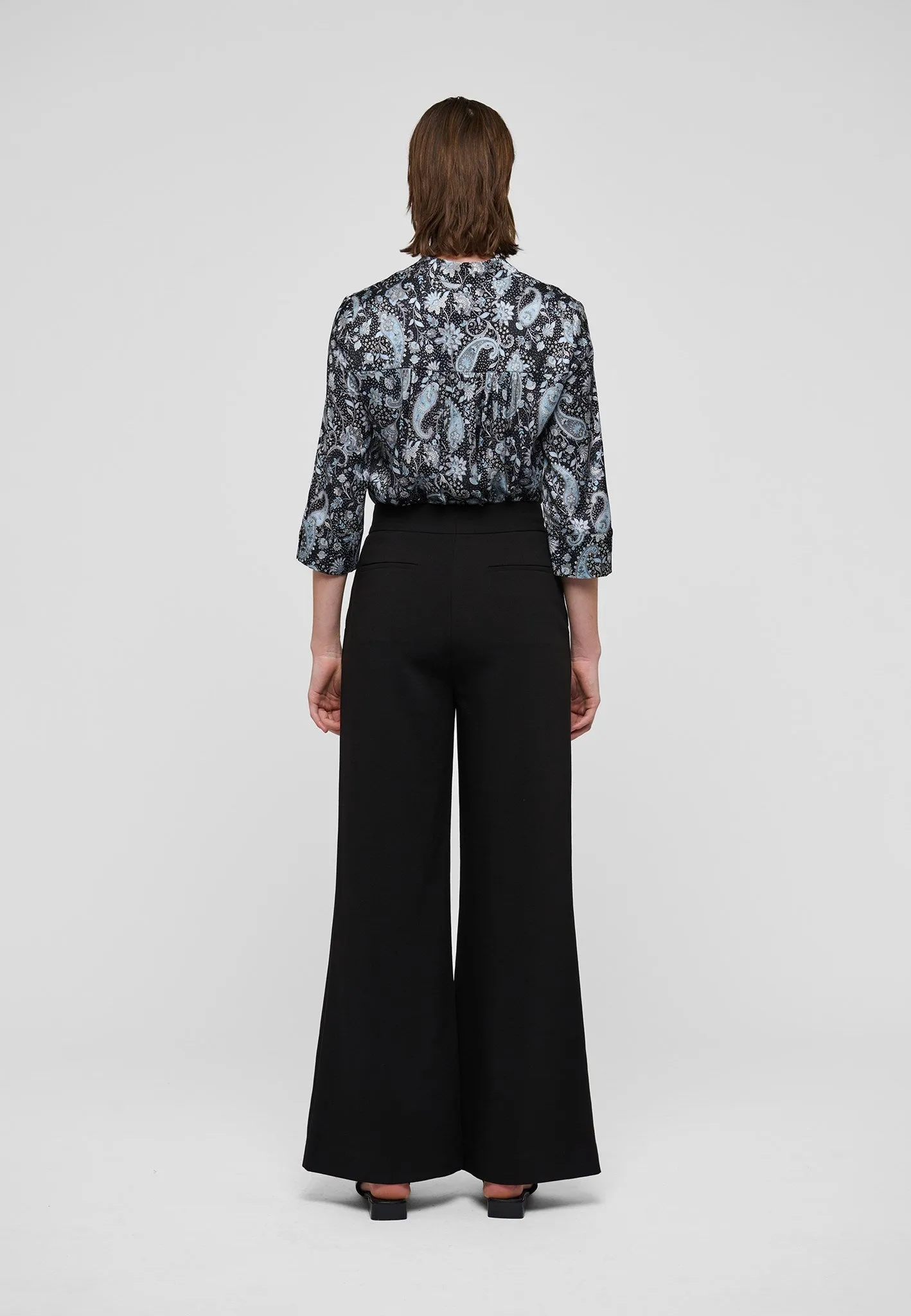 LamarsDEA-Black sold by Dea Kudibal product image thumbnail 3