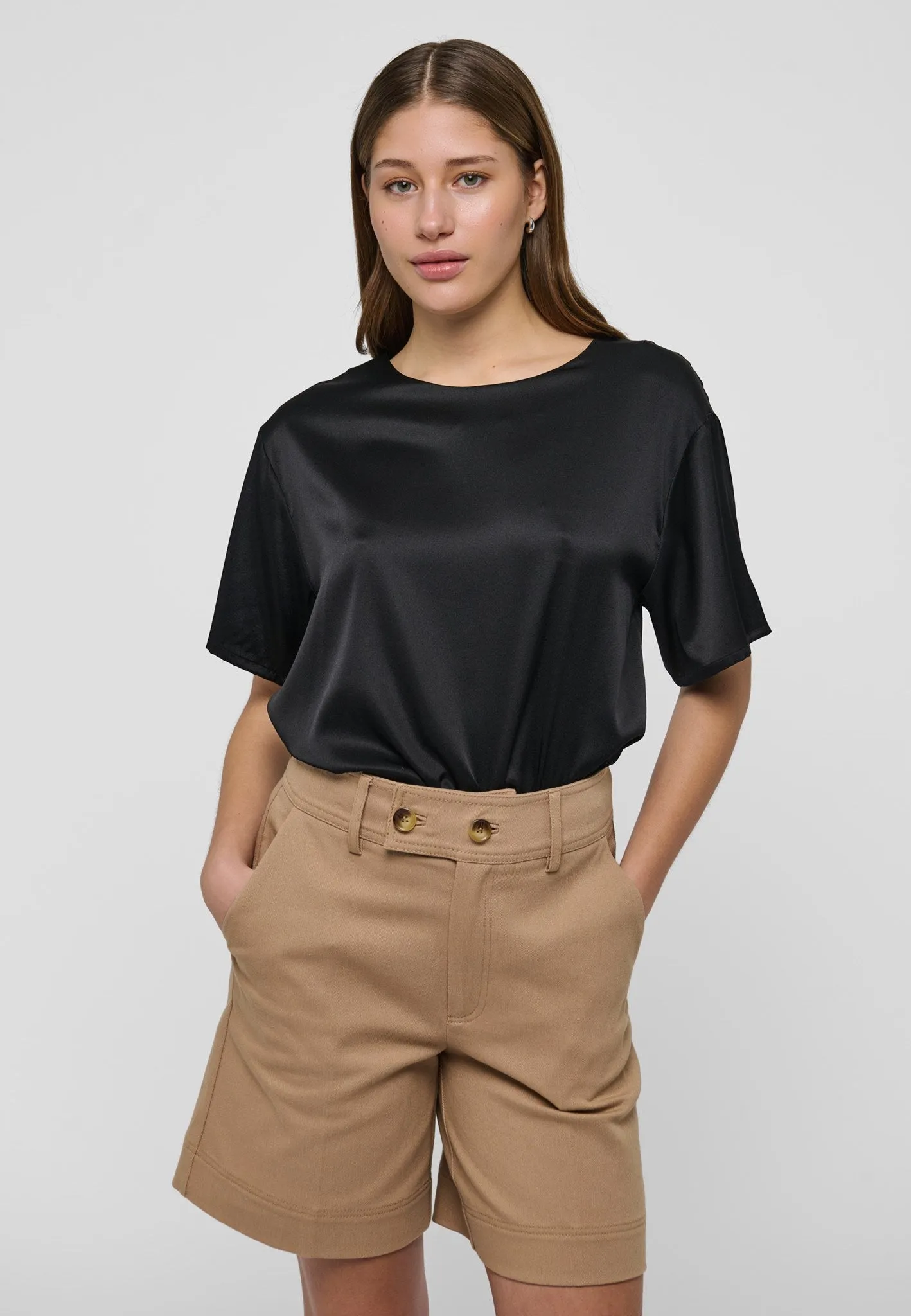 SolanaDEA-Black sold by Dea Kudibal