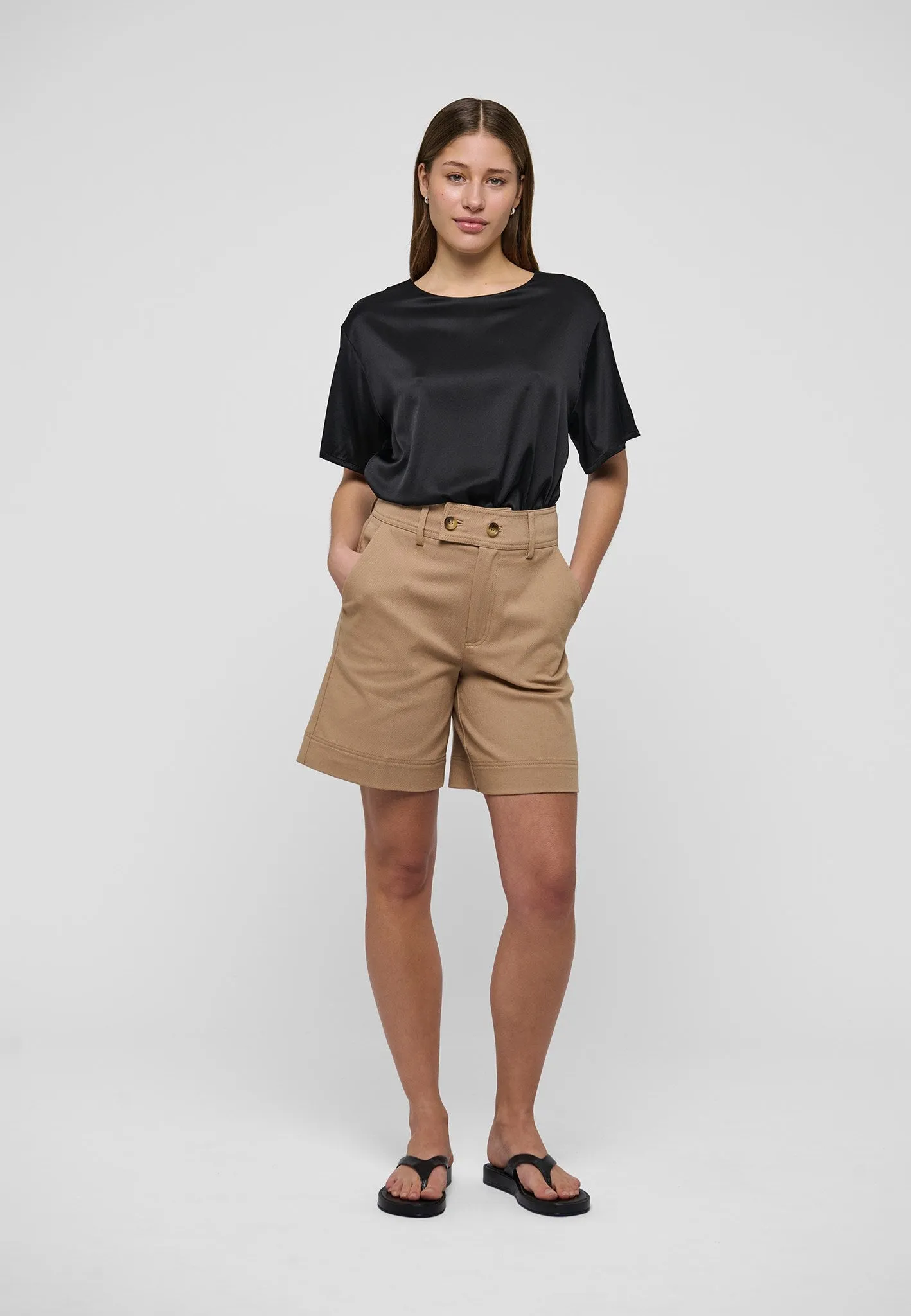 SolanaDEA-Black sold by Dea Kudibal product image thumbnail 2