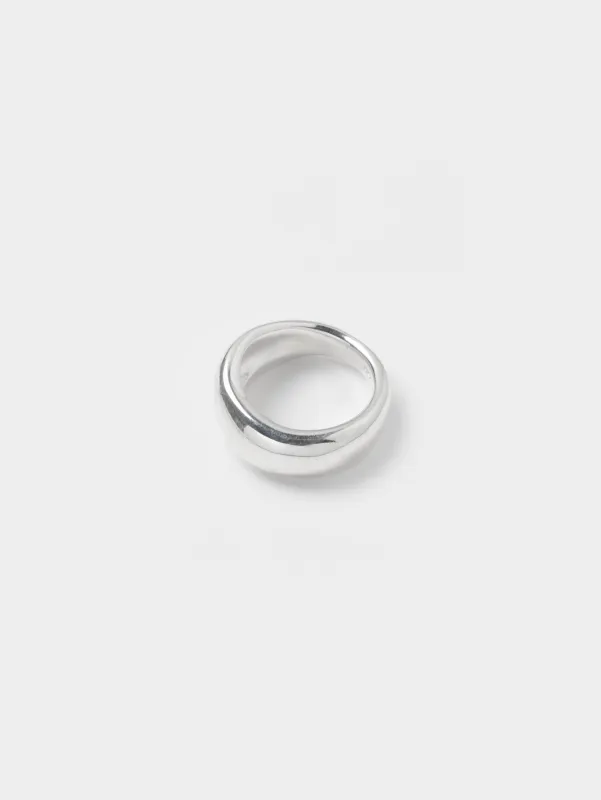 Forma Ring in Sterling Silver made by Wolf Circus
