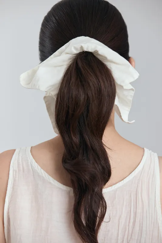 SQUARE SILK COTTON SCRUNCHIES / WHITE sold by Black Crane