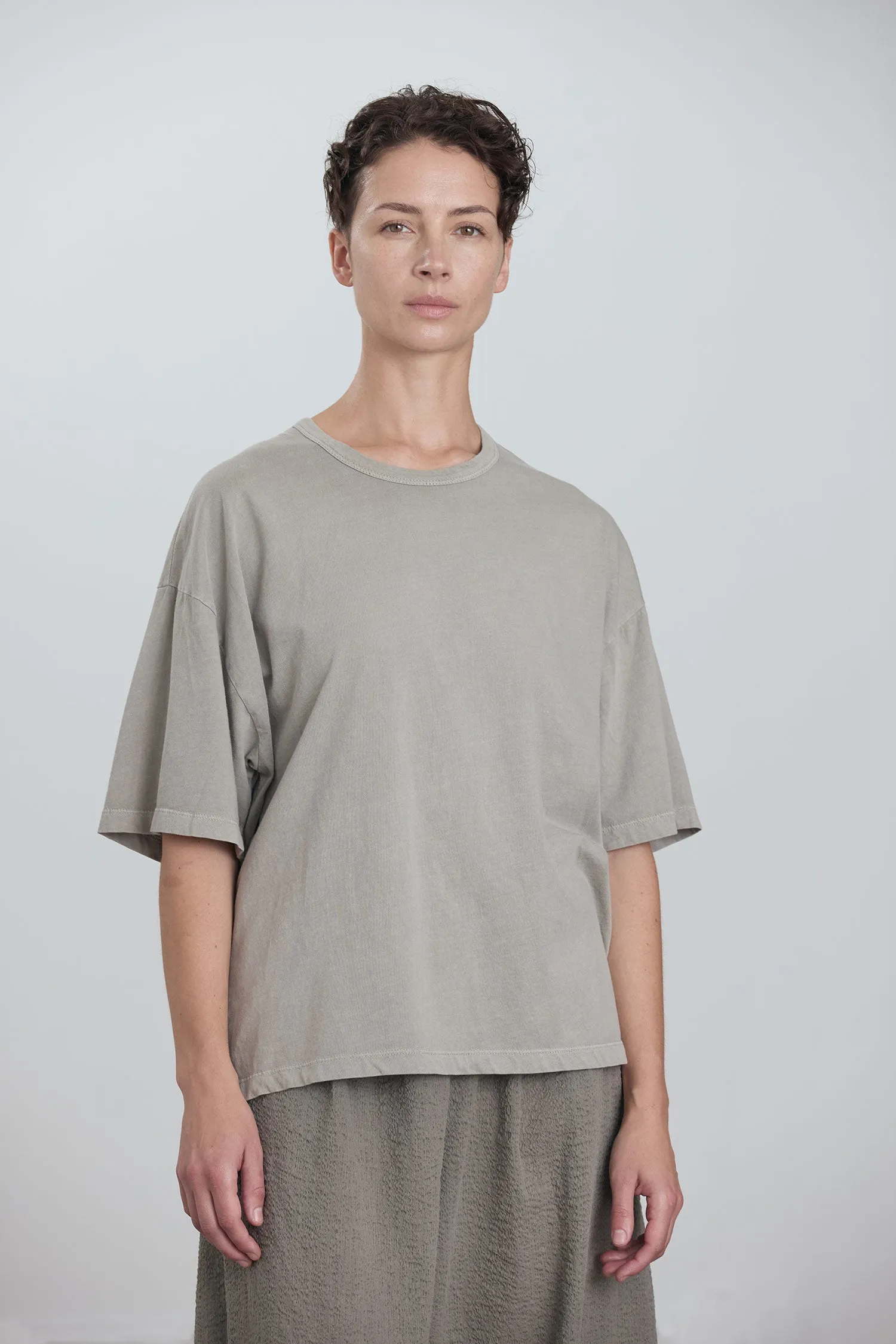 ORGANIC COTTON WIDE SHORT SLEEVE TEE / GREY sold by Black Crane product image thumbnail 2