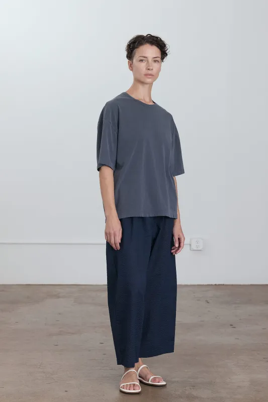 ORGANIC COTTON WIDE SHORT SLEEVE TEE / INDIGO sold by Black Crane