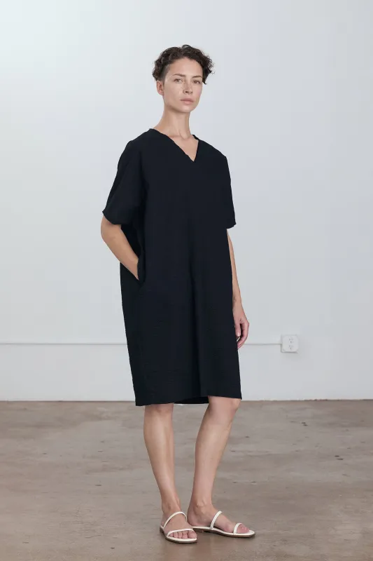 V-NECK DRESS / MIDNIGHT made by Black Crane