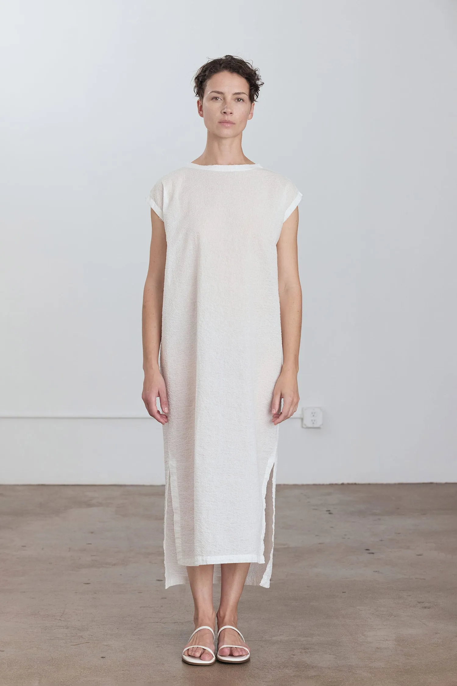 NO SLEEVE DRESS / WHITE sold by Black Crane