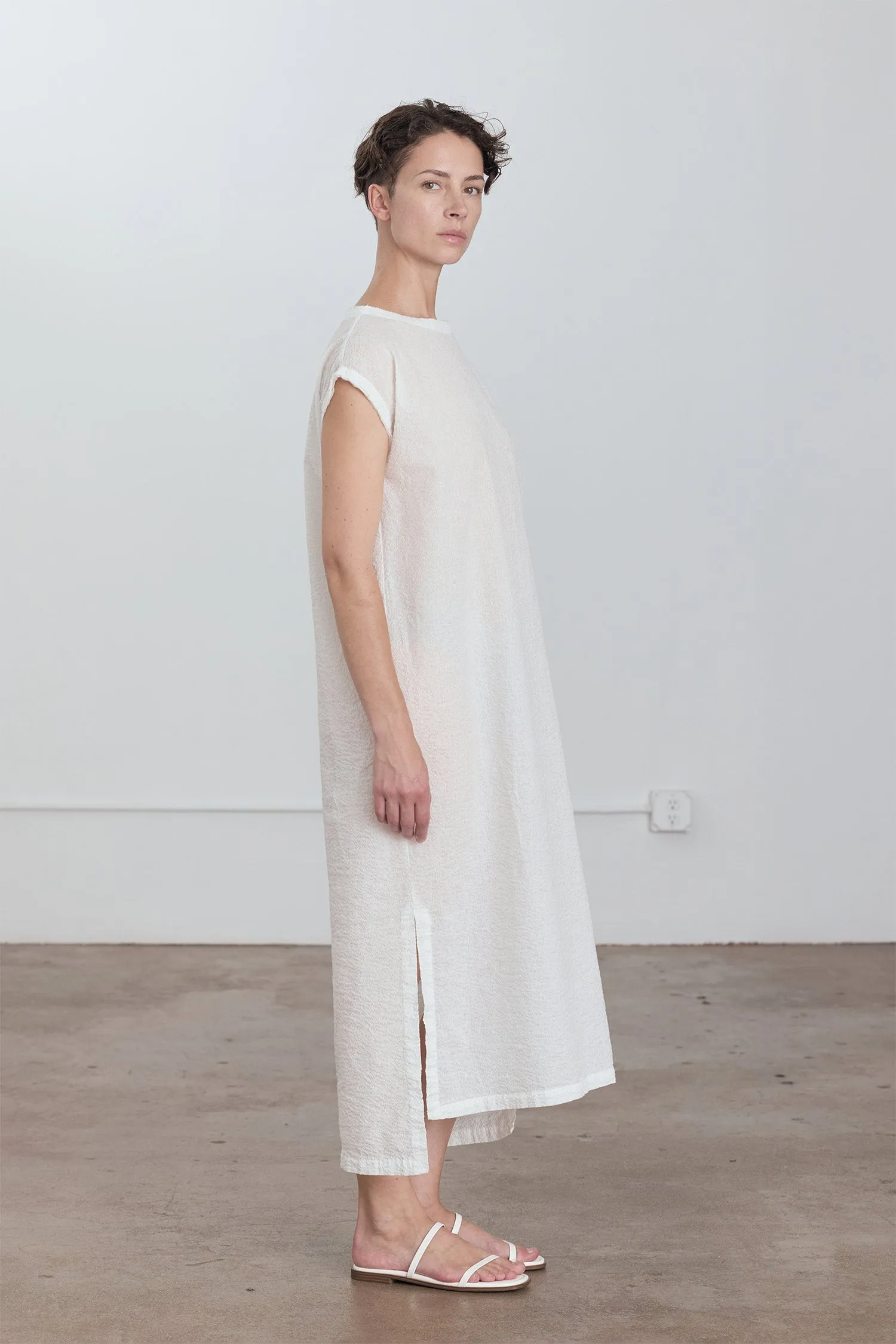 NO SLEEVE DRESS / WHITE sold by Black Crane product image thumbnail 2