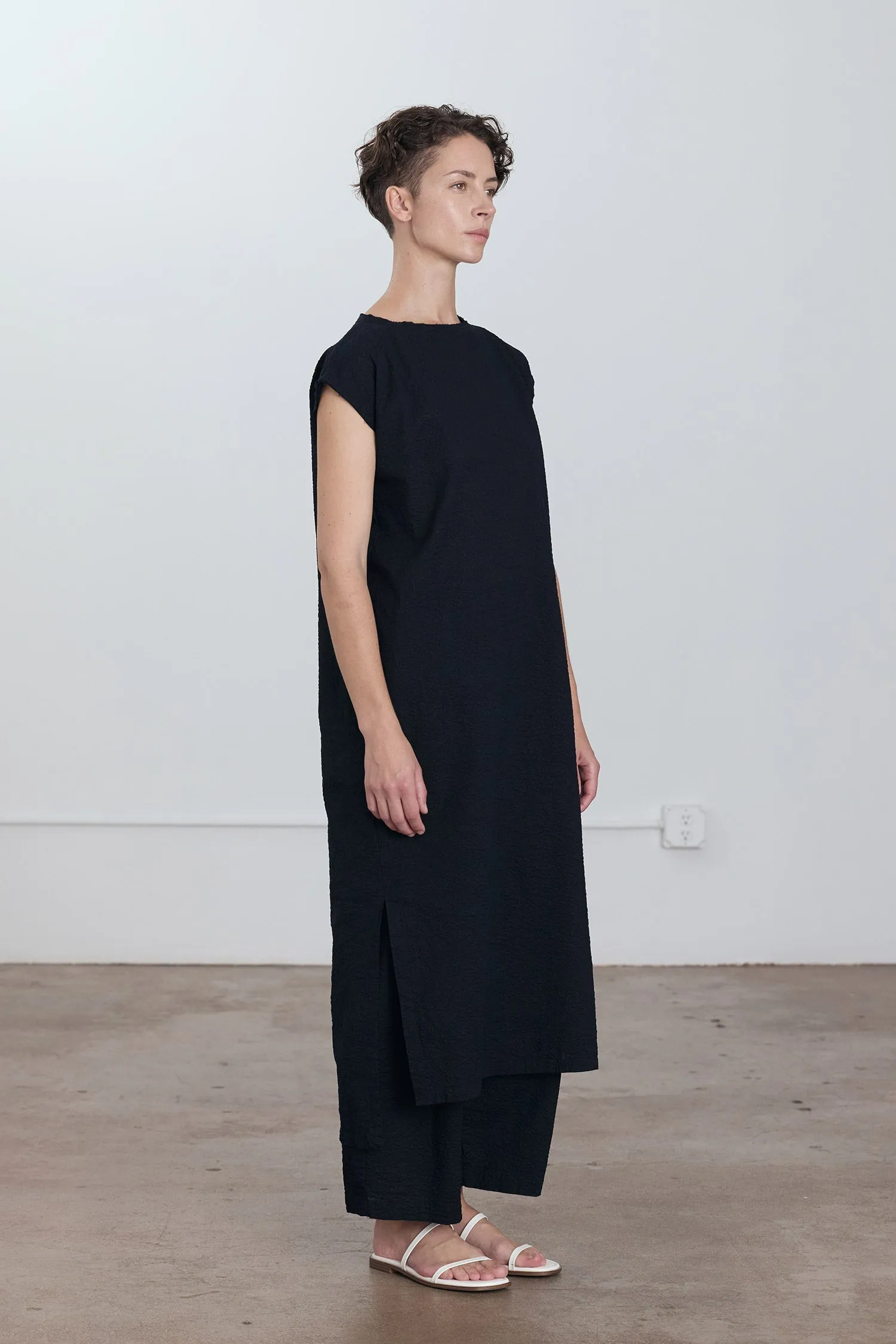 NO SLEEVE DRESS / MIDNIGHT sold by Black Crane product image thumbnail 4