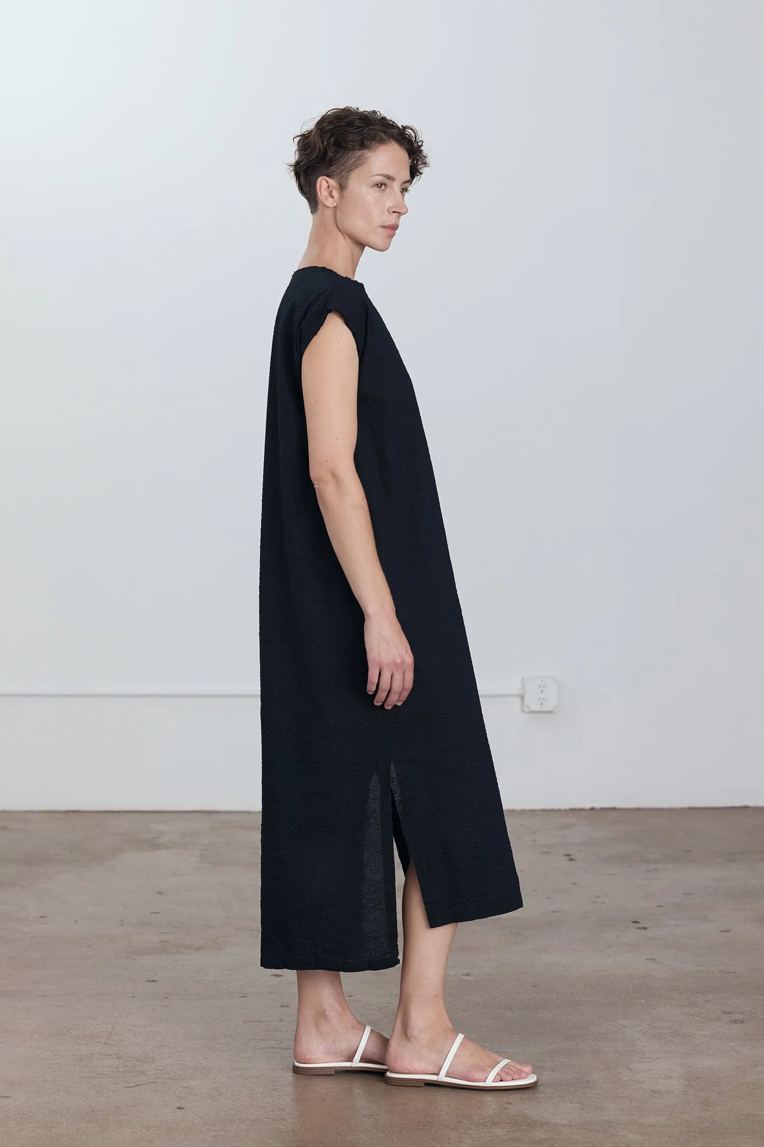NO SLEEVE DRESS / MIDNIGHT sold by Black Crane product image thumbnail 2