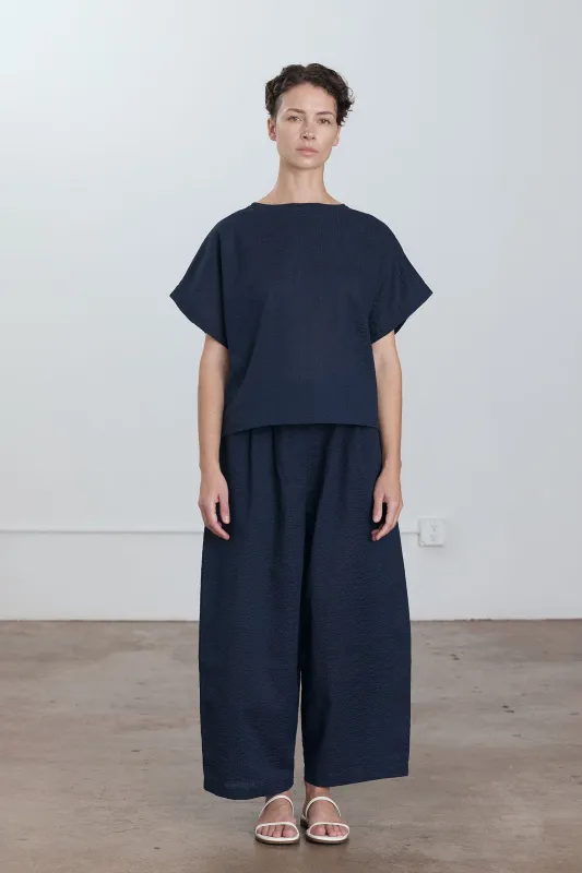 BOXED TOP / NAVY made by Black Crane
