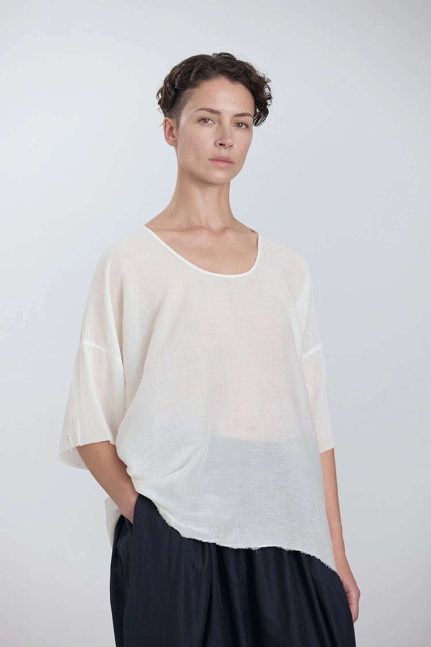OVERSIZED TOP / WHITE sold by Black Crane product image thumbnail 2
