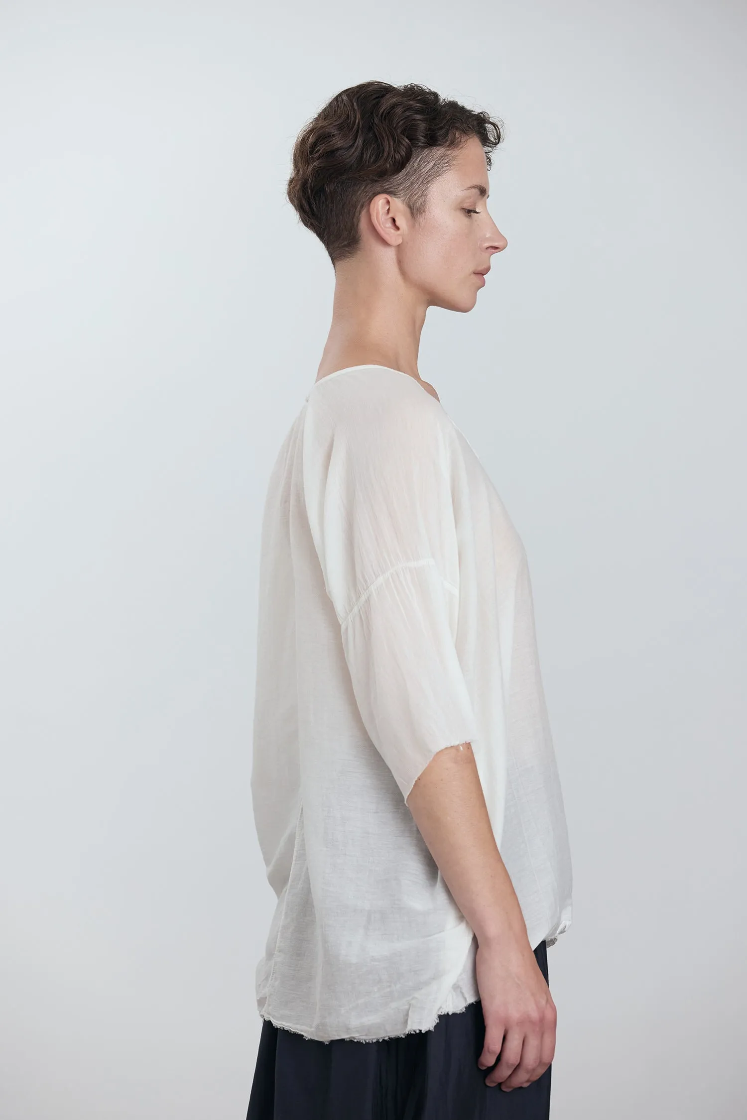 OVERSIZED TOP / WHITE sold by Black Crane product image thumbnail 3