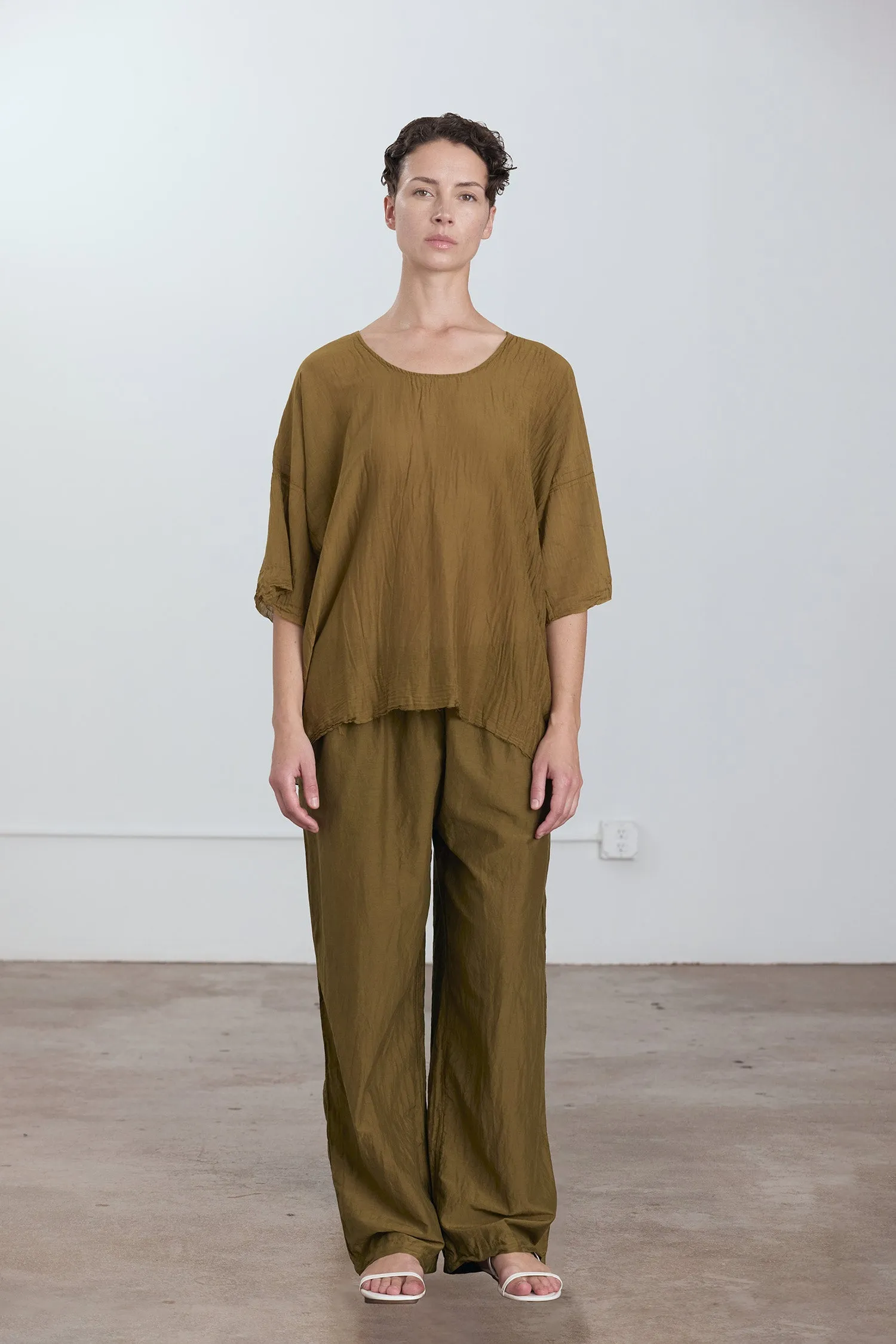 OVERSIZED TOP / DK. OLIVE sold by Black Crane product image thumbnail 5