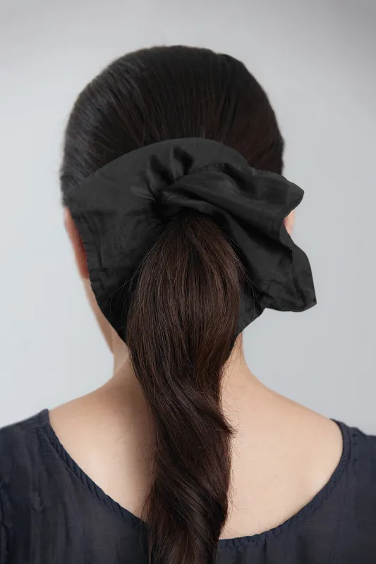 SQUARE SILK COTTON SCRUNCHIES / BLACK made by Black Crane