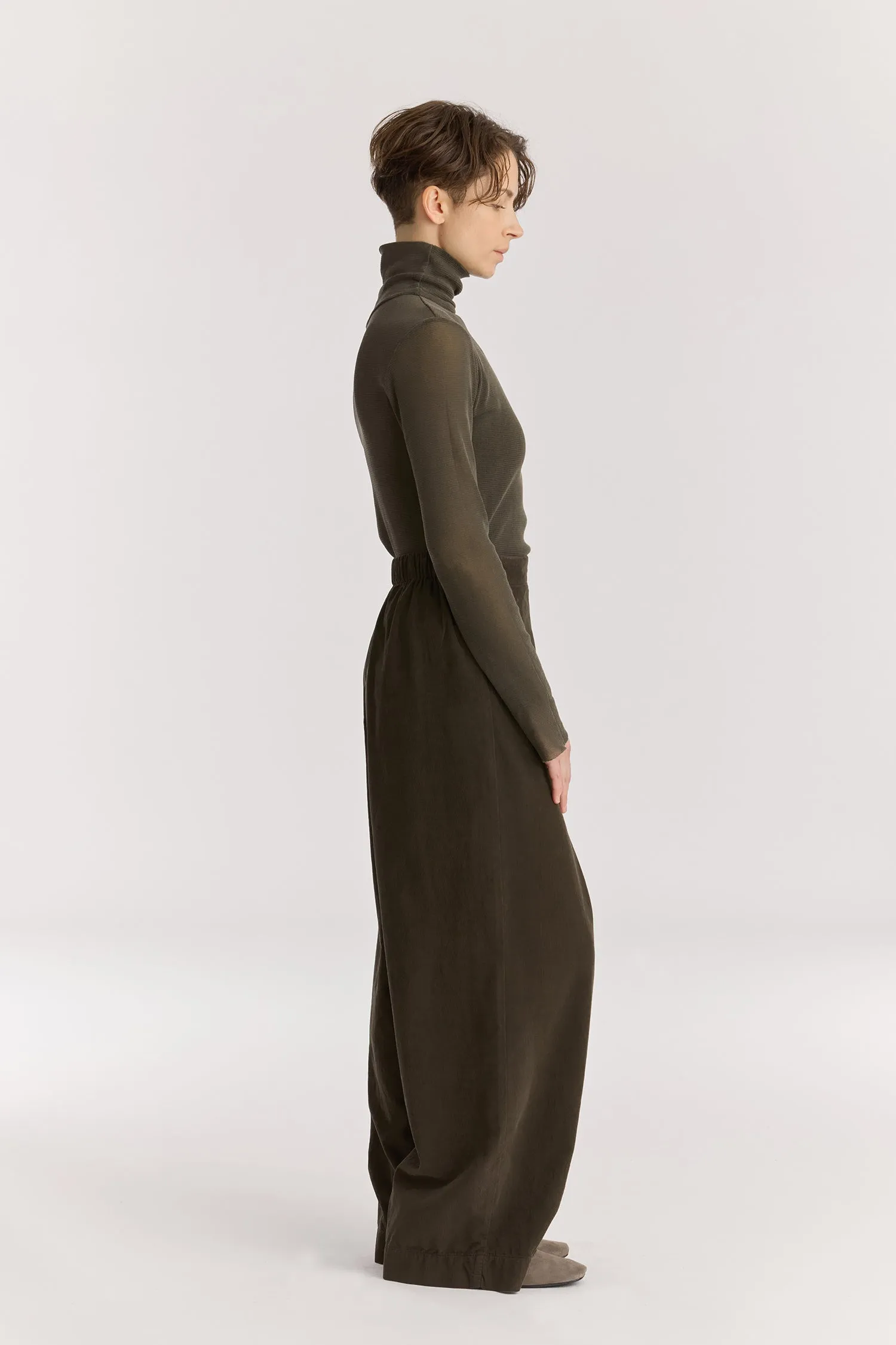 WIDE PLEATED PANTS / DK. FOREST / BC-LWP05 sold by Black Crane product image thumbnail 5
