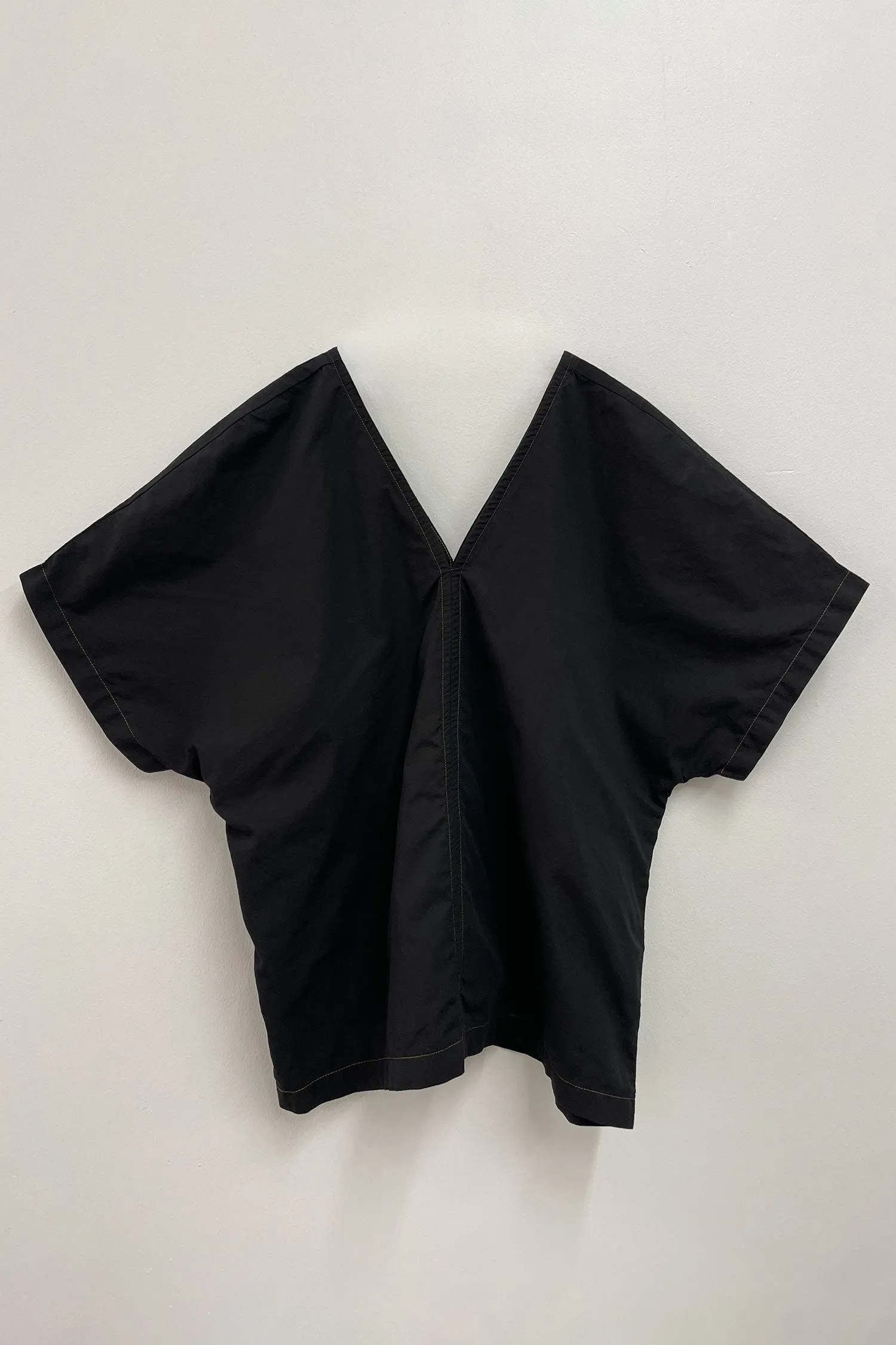 V-NECK TOP / BLACK / OCP-VT15 (CONTRASTED STITCHES) sold by Black Crane product image thumbnail 2