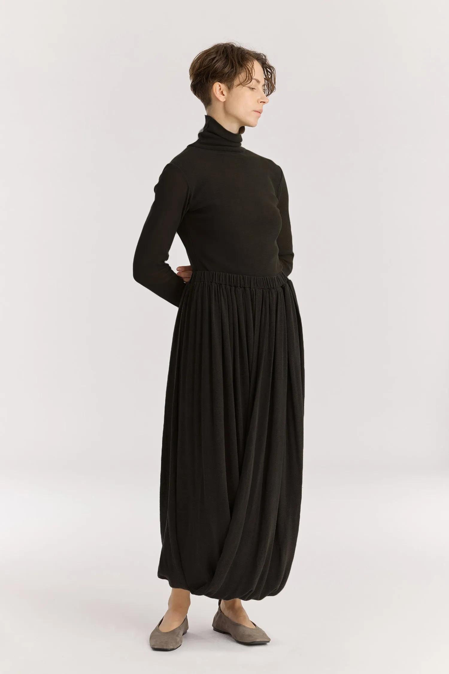 DOUBLE-LAYERED DRAPY SKIRT / BLACK / RC-GS02 sold by Black Crane