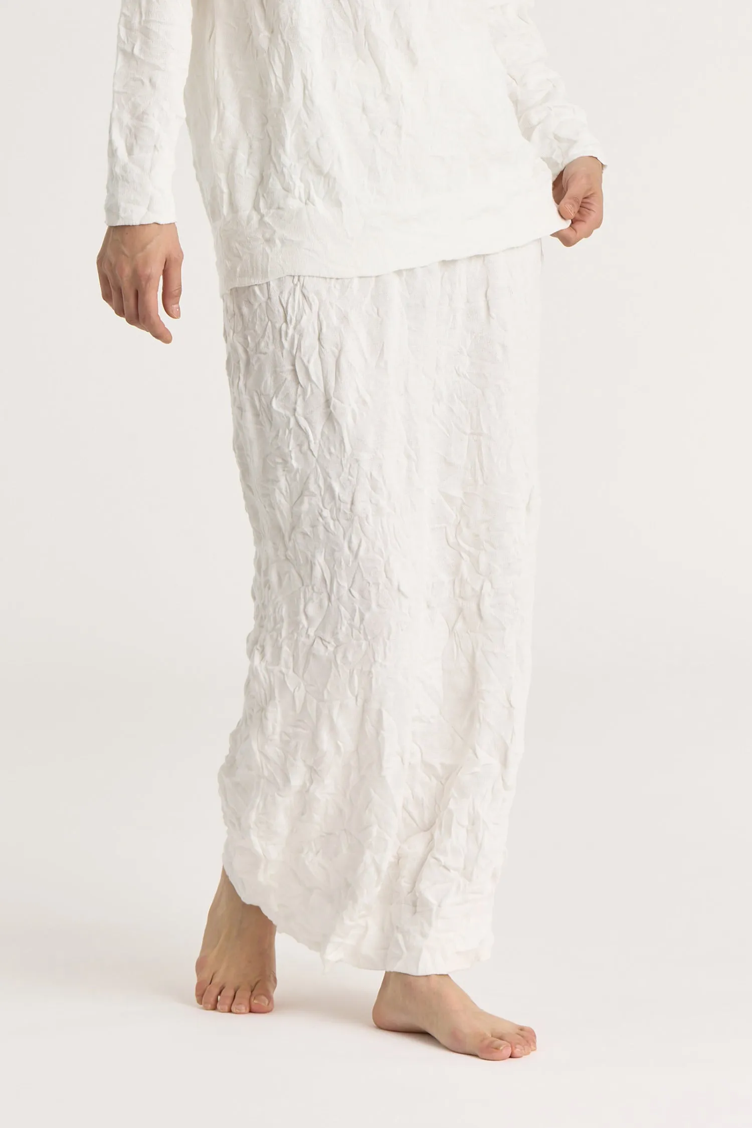 CRINKLED KNIT SKIRT / WHITE / CP-CKS08 sold by Black Crane product image thumbnail 3