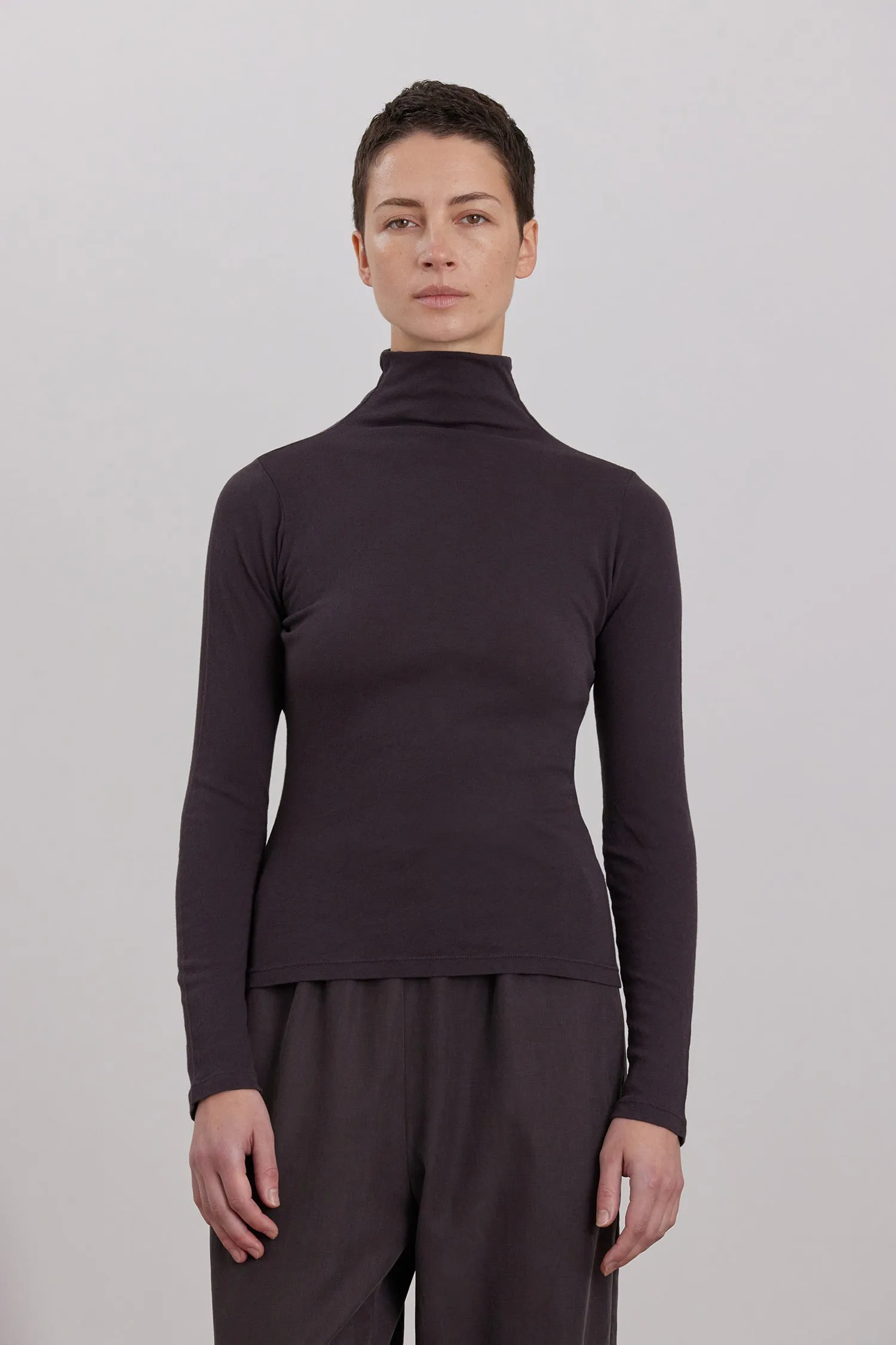 ORGANIC COTTON CASHMERE TURTLE NECK LONG SLEEVE / DK. PLUM sold by Black Crane