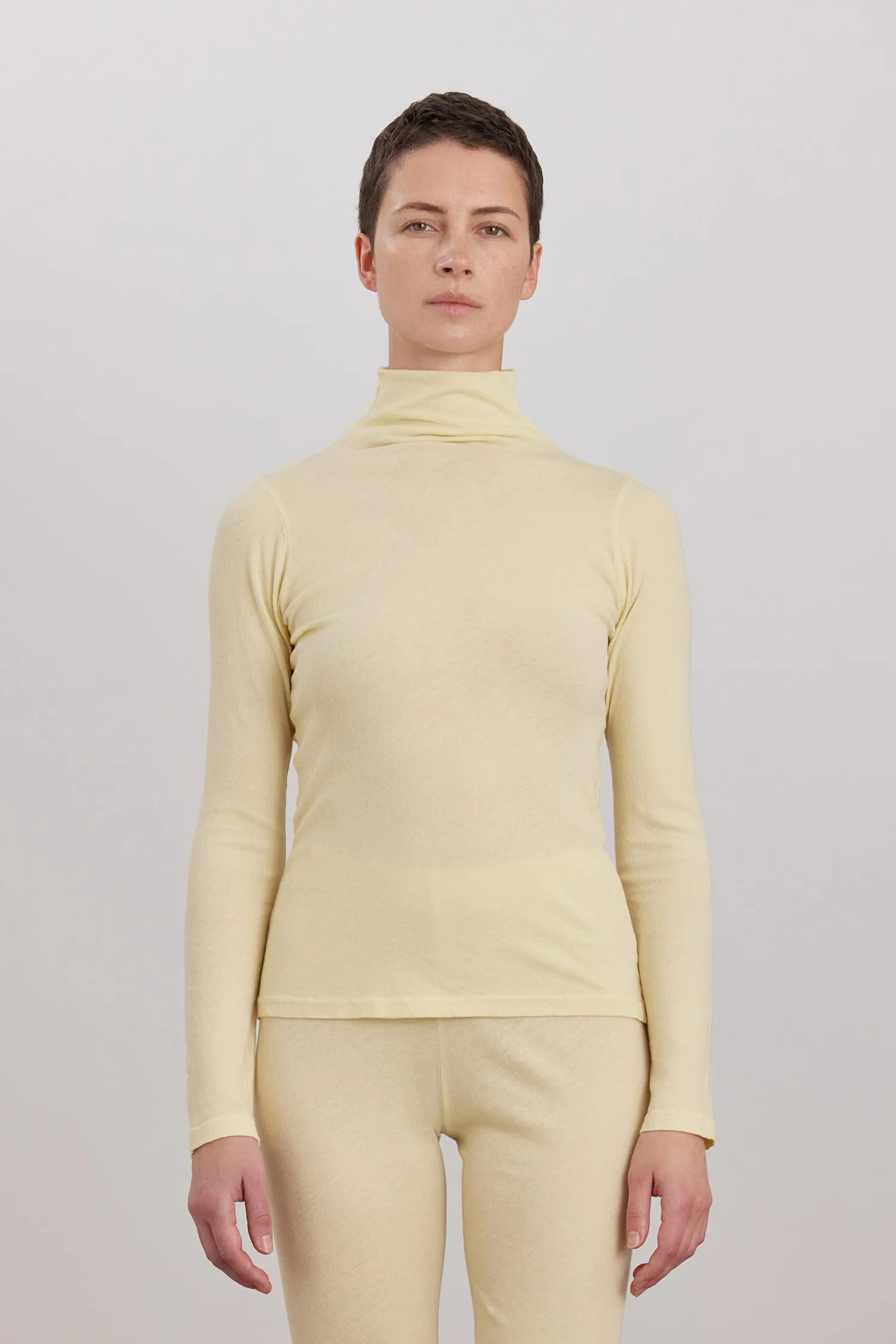 ORGANIC COTTON CASHMERE TURTLE NECK LONG SLEEVE / CUSTARD sold by Black Crane