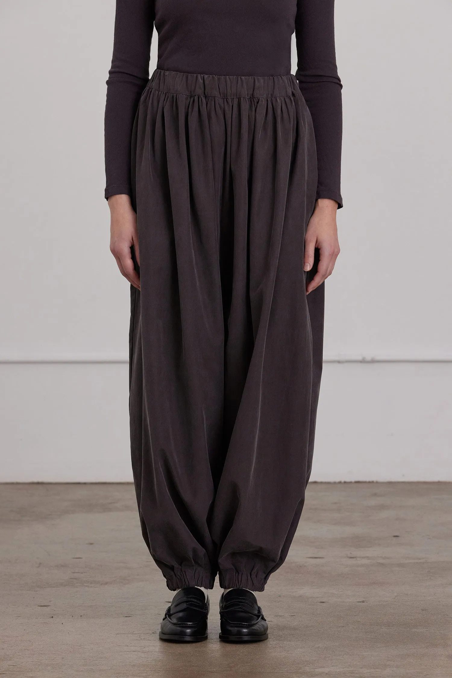 LANTERN PANTS / DK. PLUM sold by Black Crane product image thumbnail 4