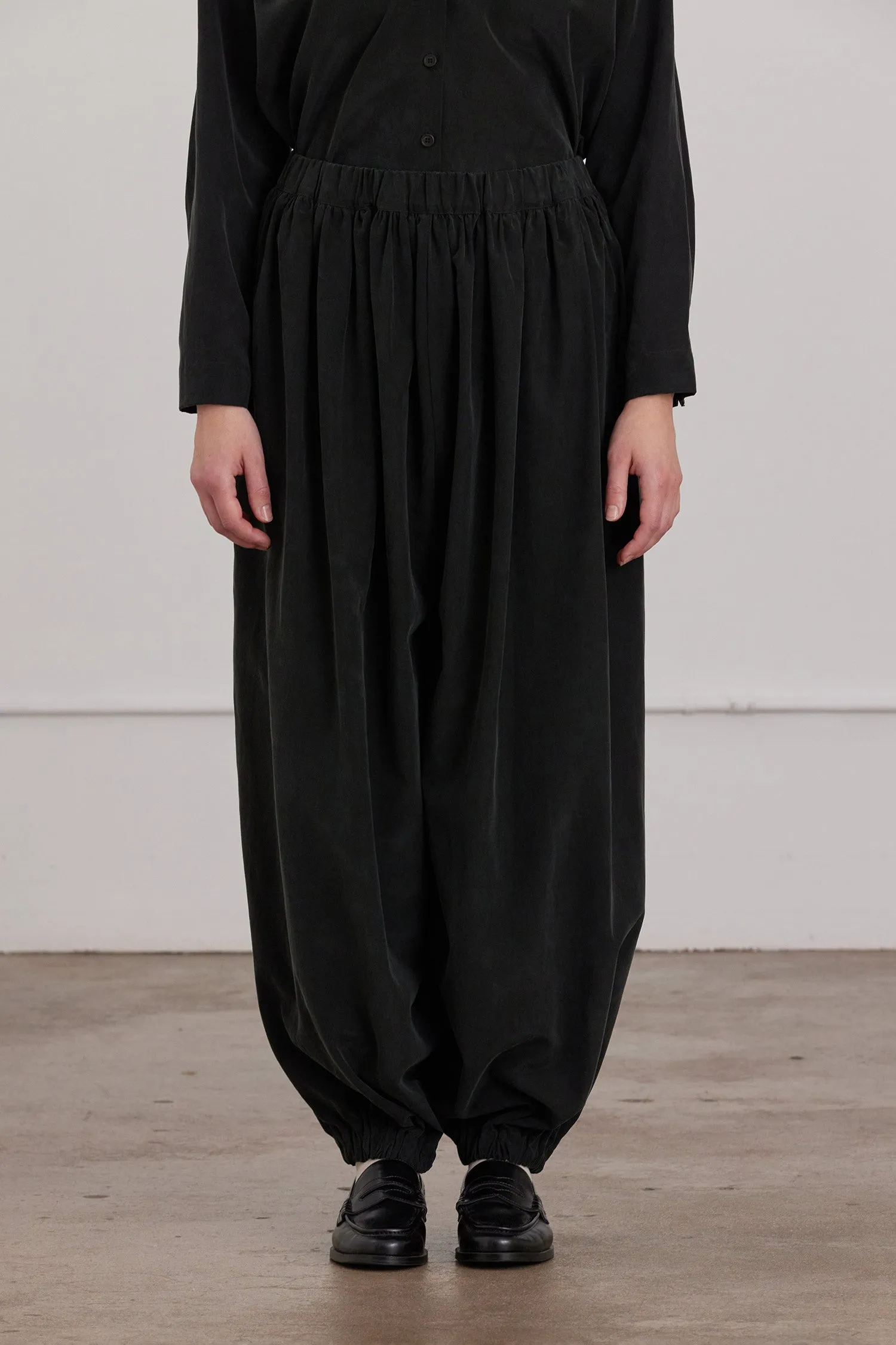 LANTERN PANTS / BLACK sold by Black Crane product image thumbnail 3