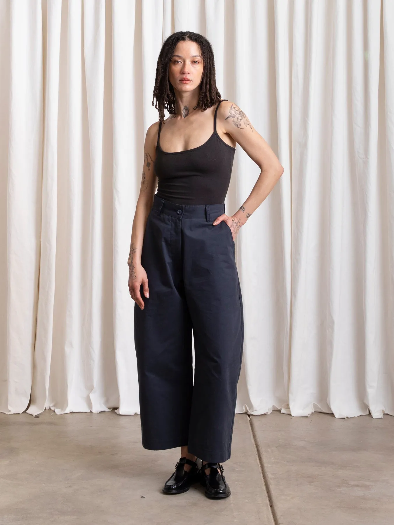 LOOSE BARREL PANT - NAVY sold by Ali Golden product image thumbnail 3