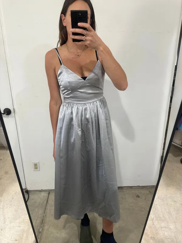 SAMPLE - TIE BACK MIDI DRESS - LIGHT SILVER made by Ali Golden