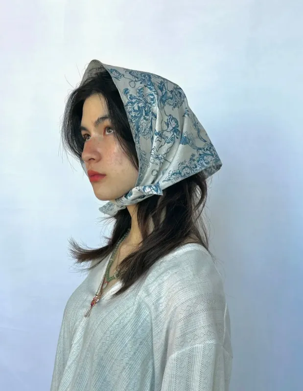 VINTAGE TRIANGLE HEADSCARF - TOILE sold by Ali Golden