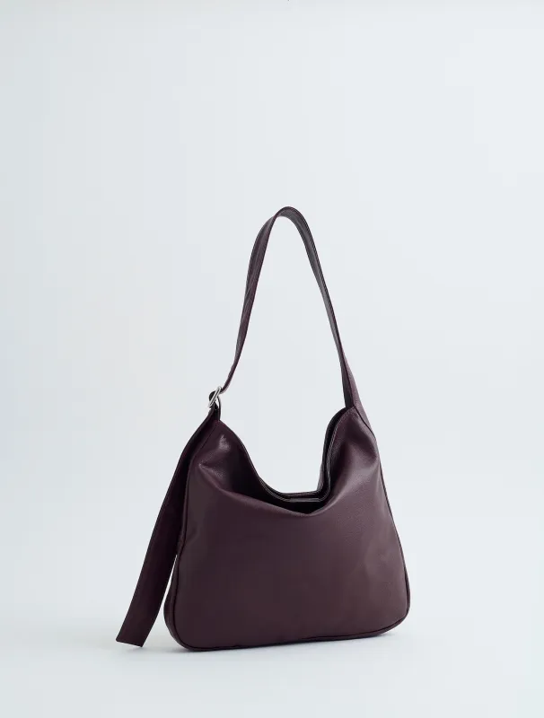 Jane in Bordeaux FW25 made by Are Studio