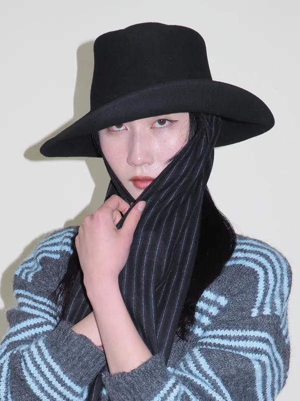 Gambler Hat in Black Wool w. Pinstripe Scarf made by CLYDE