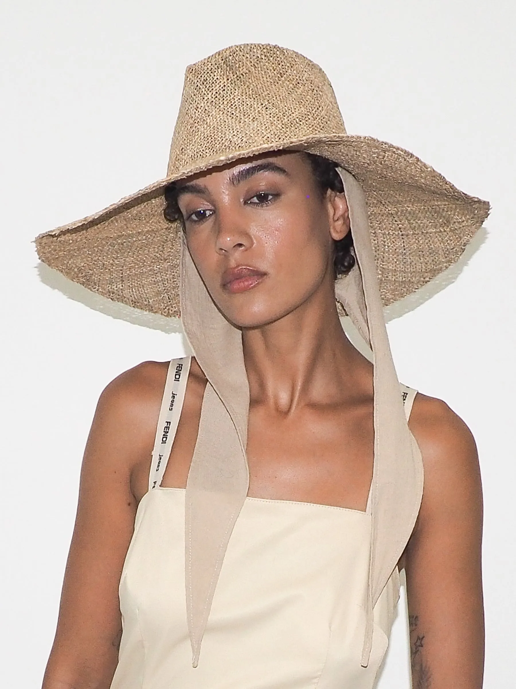 Caro Hat w. Neck Shade in Seagrass sold by CLYDE product image thumbnail 2