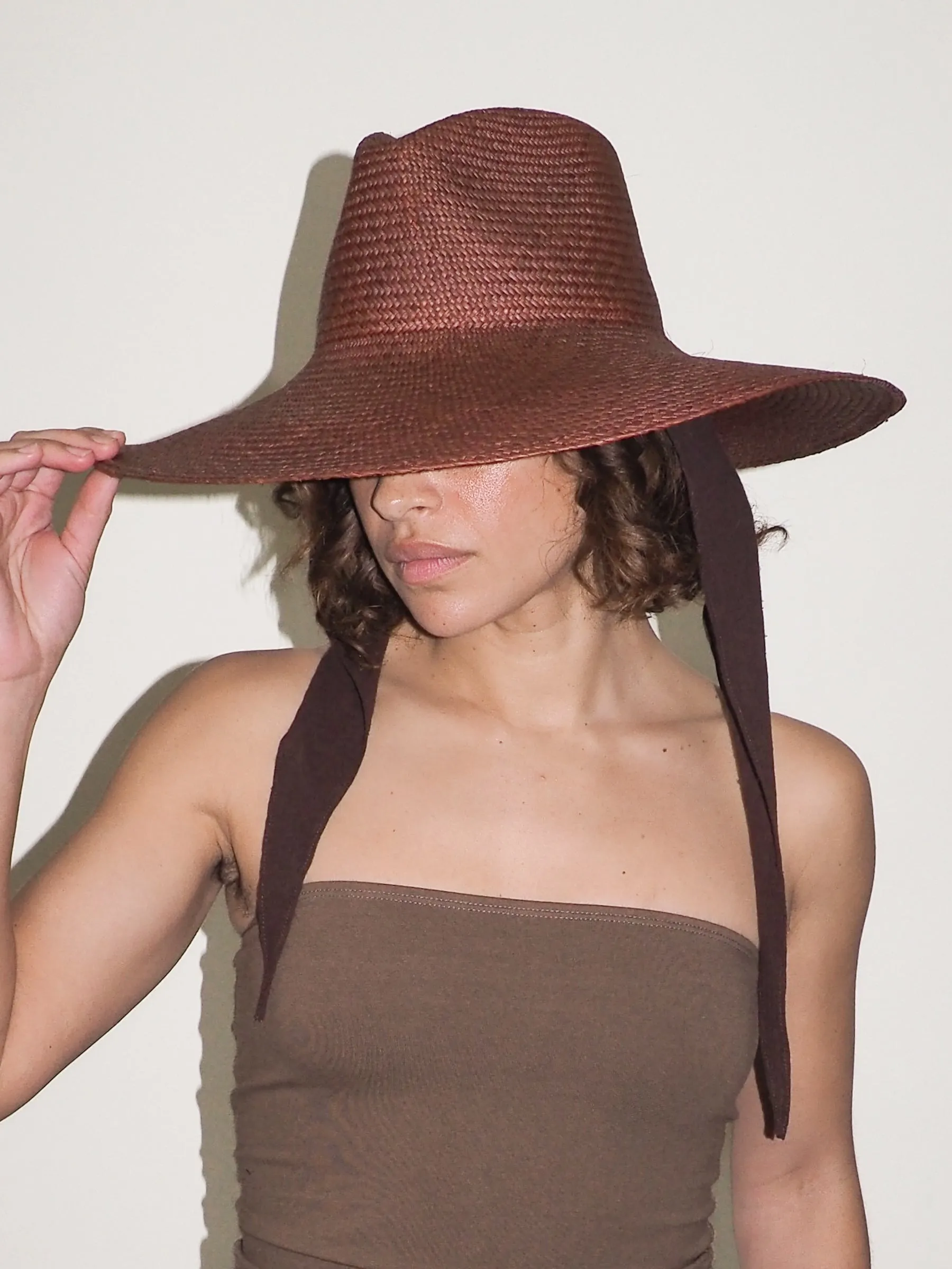 Caro Hat w. Neck Shade in Earth Brown Toquilla Straw sold by CLYDE product image thumbnail 4
