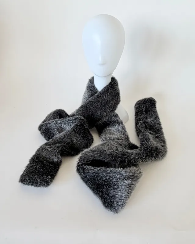 Boa Scarf Silver Grey made by CLYDE