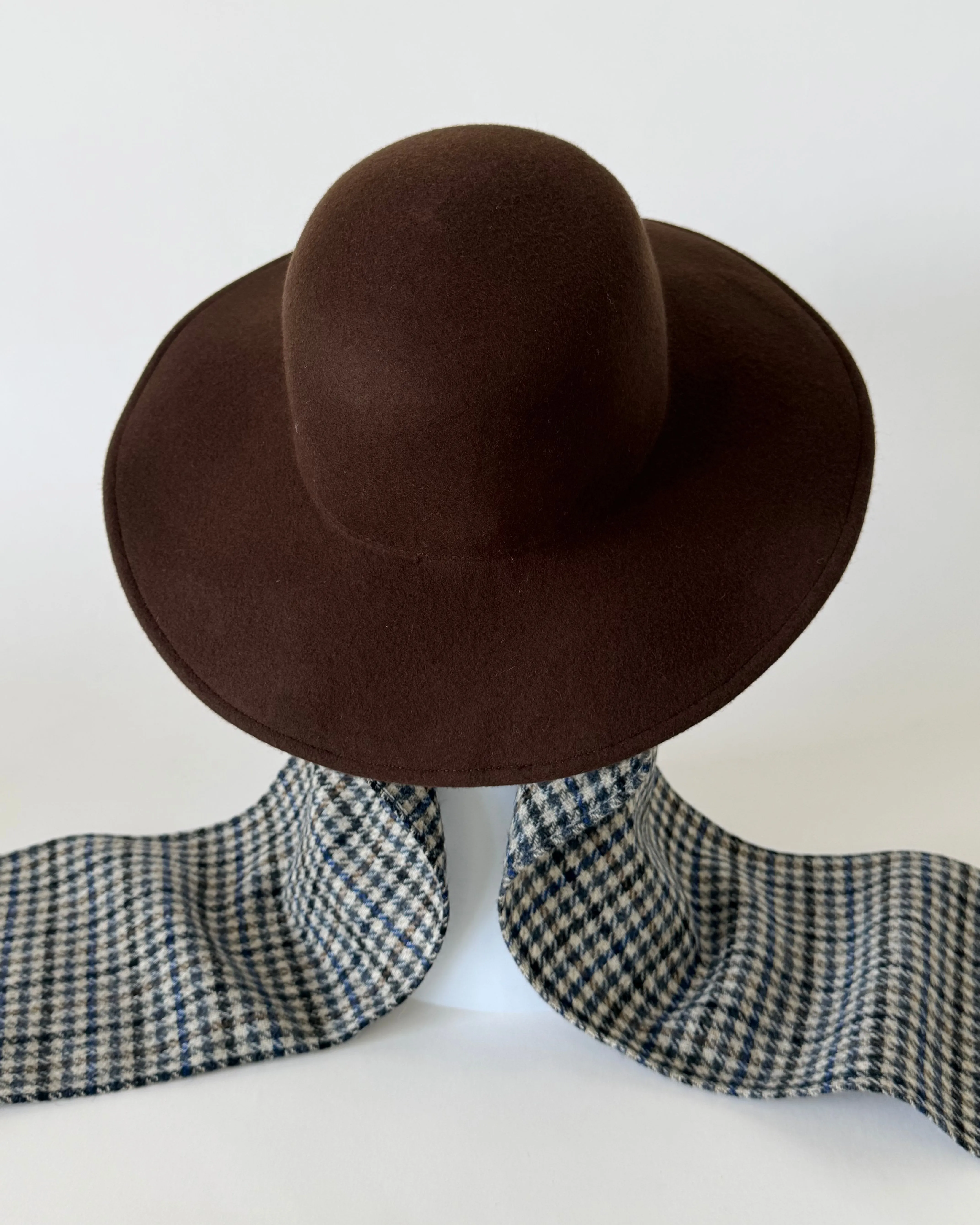 Koh Hat w. Detachable Tweed Wool Scarves sold by CLYDE product image thumbnail 3