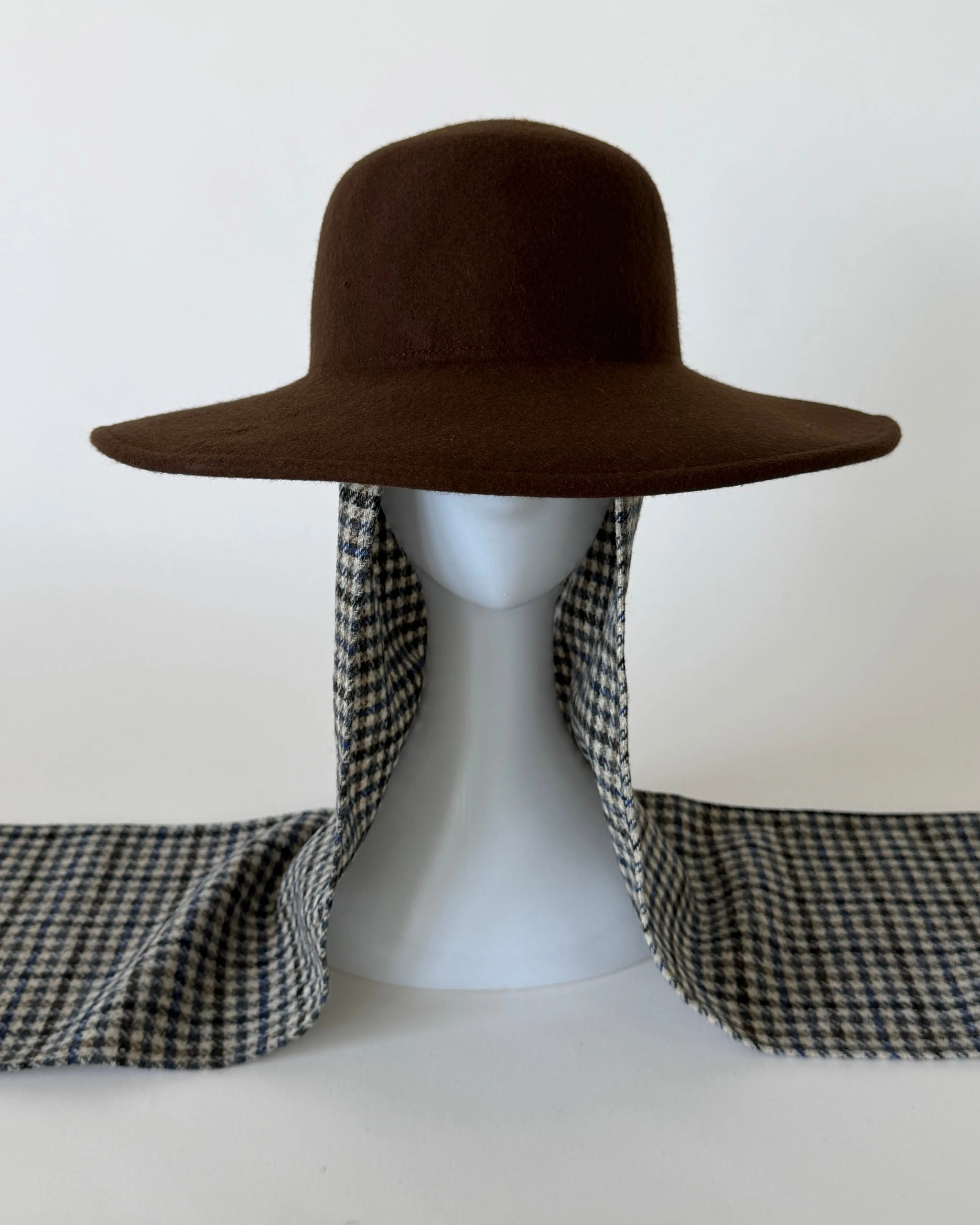 Koh Hat w. Detachable Tweed Wool Scarves sold by CLYDE product image thumbnail 2