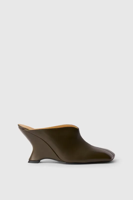 Emery wedge heels made by Rodebjer