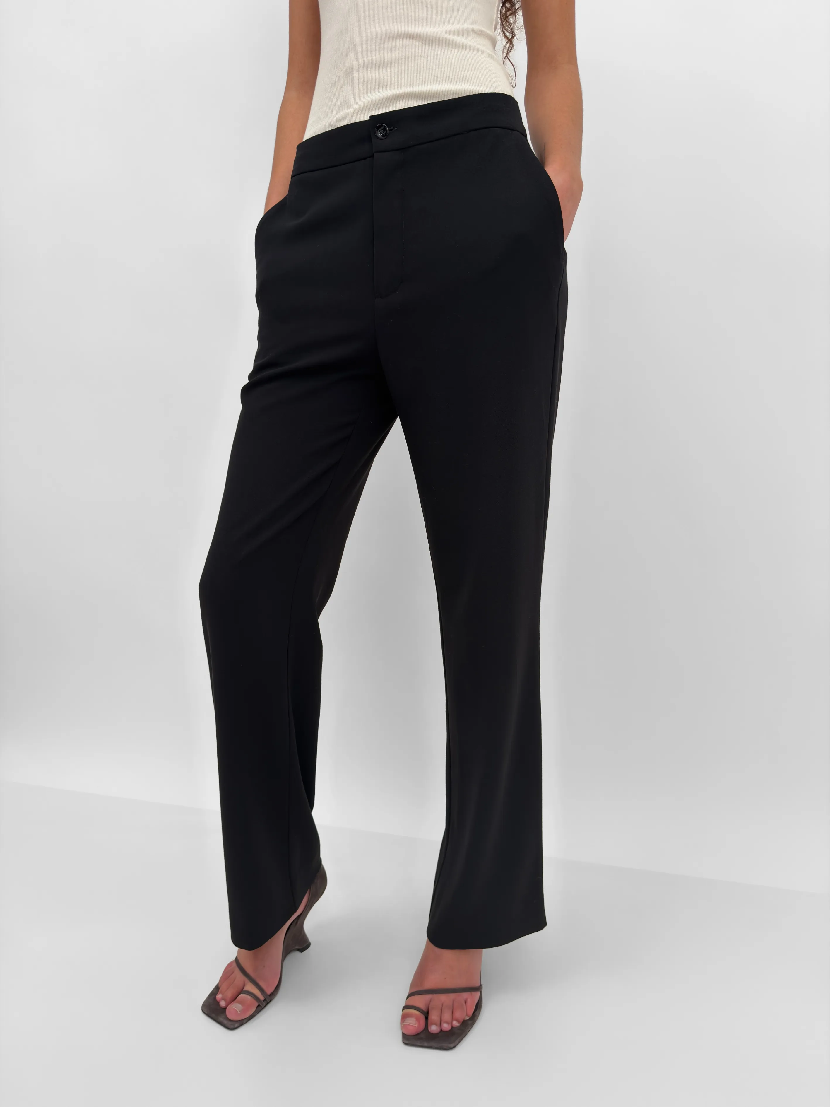 The Aniara soft crepe pant sold by Rodebjer product image thumbnail 2