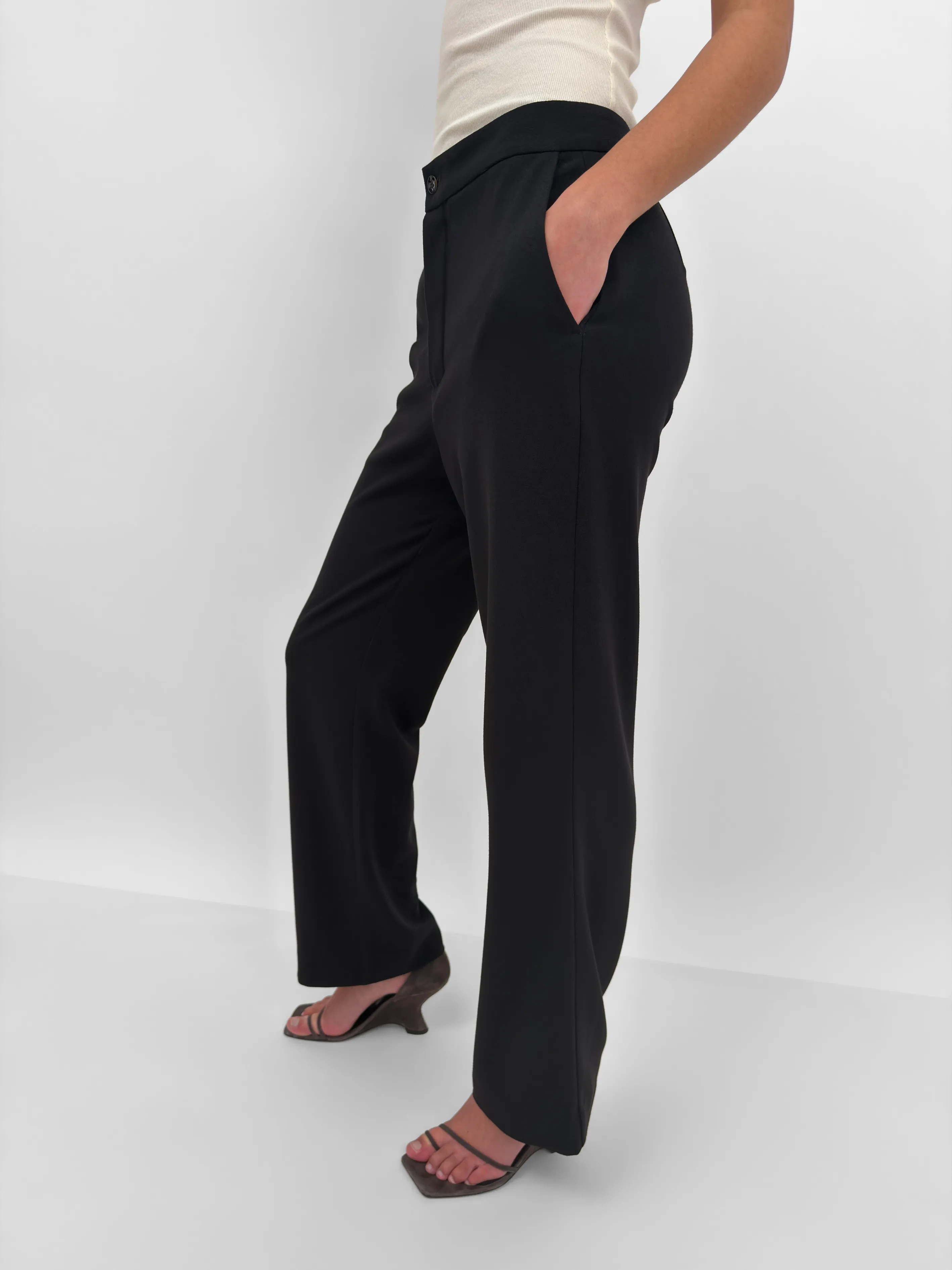 The Aniara soft crepe pant sold by Rodebjer product image thumbnail 4