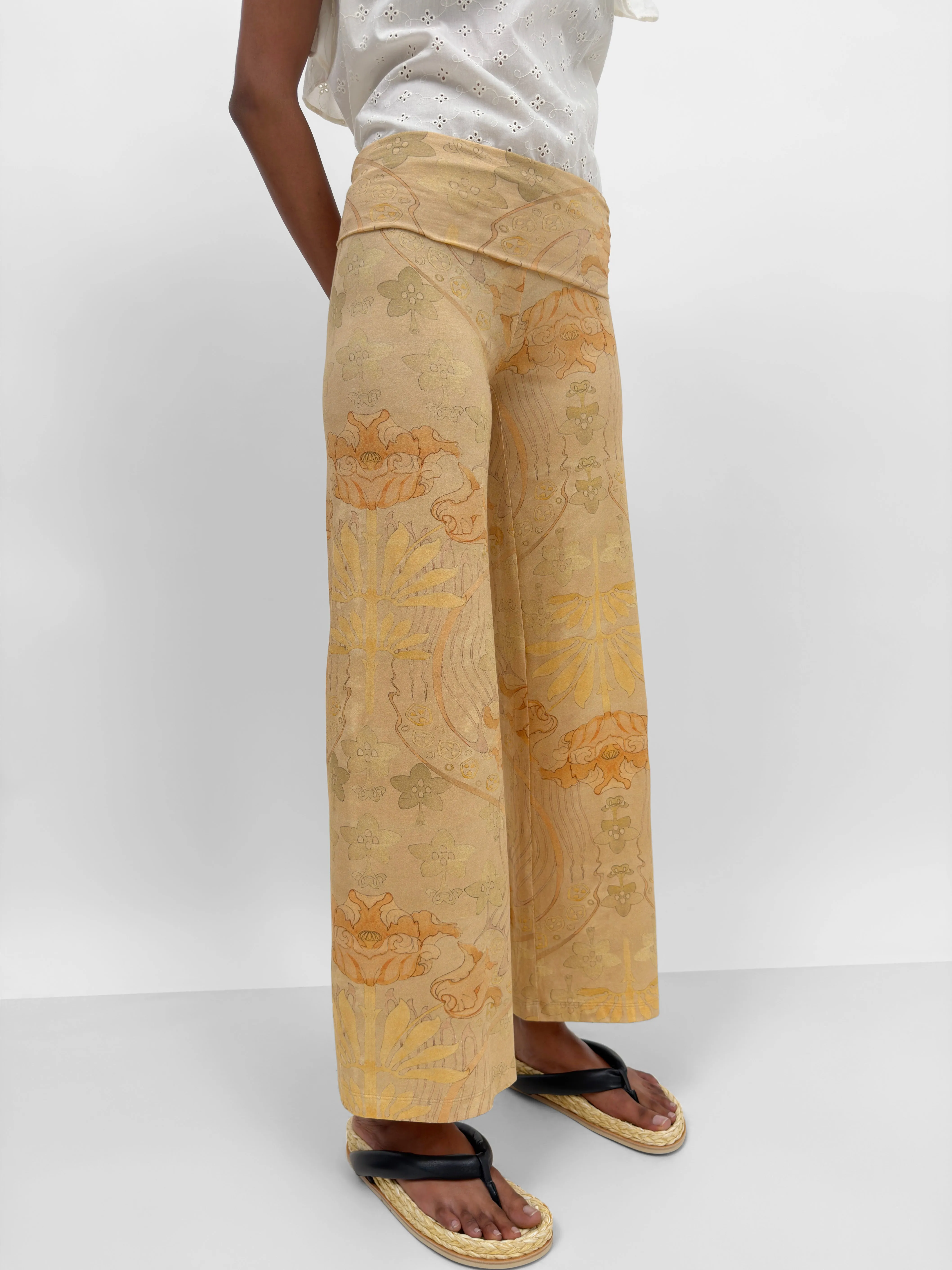 The Elise jersey pants in Tulip print sold by Rodebjer product image thumbnail 2