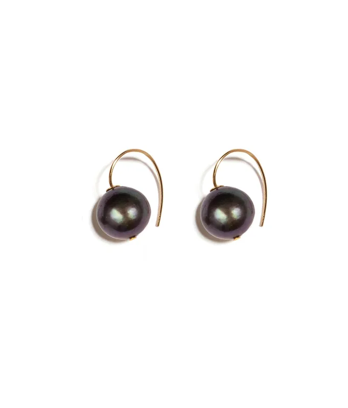 Girl with Pearl Earrings in Midnight made by Lizzie Fortunato