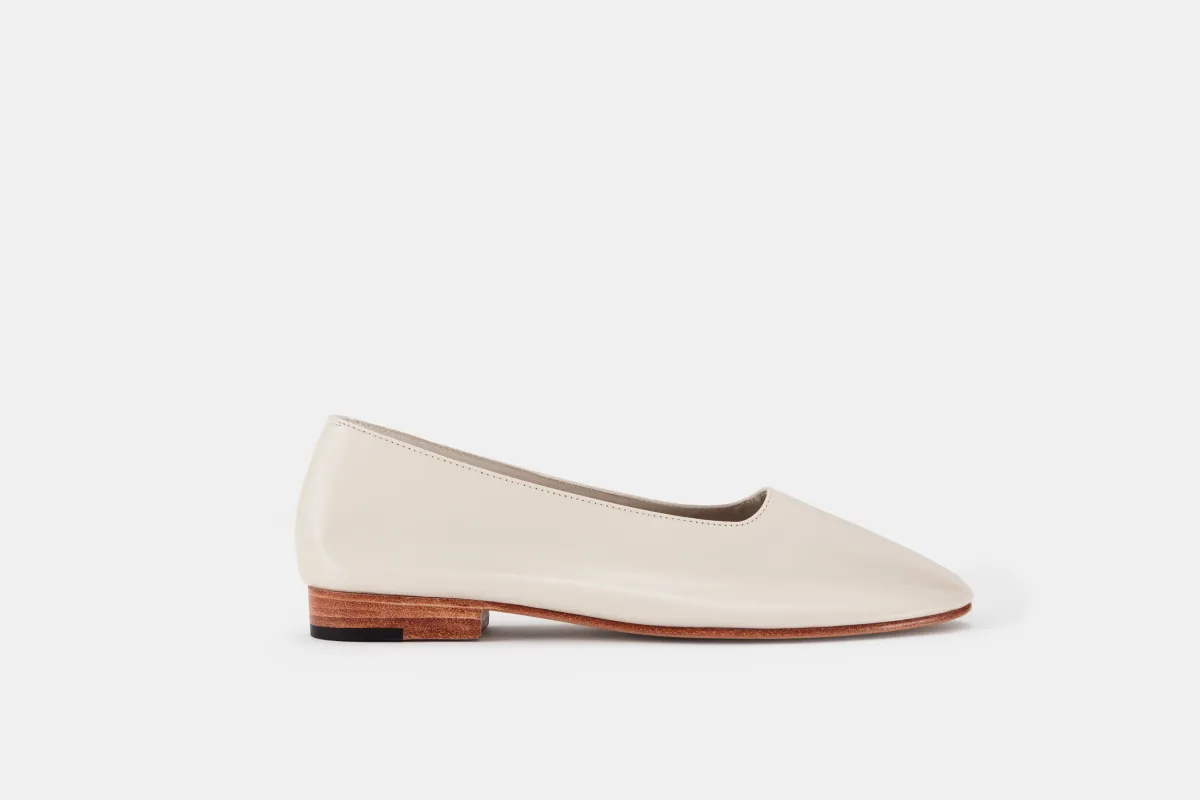 Glove Porcelain made by Martiniano