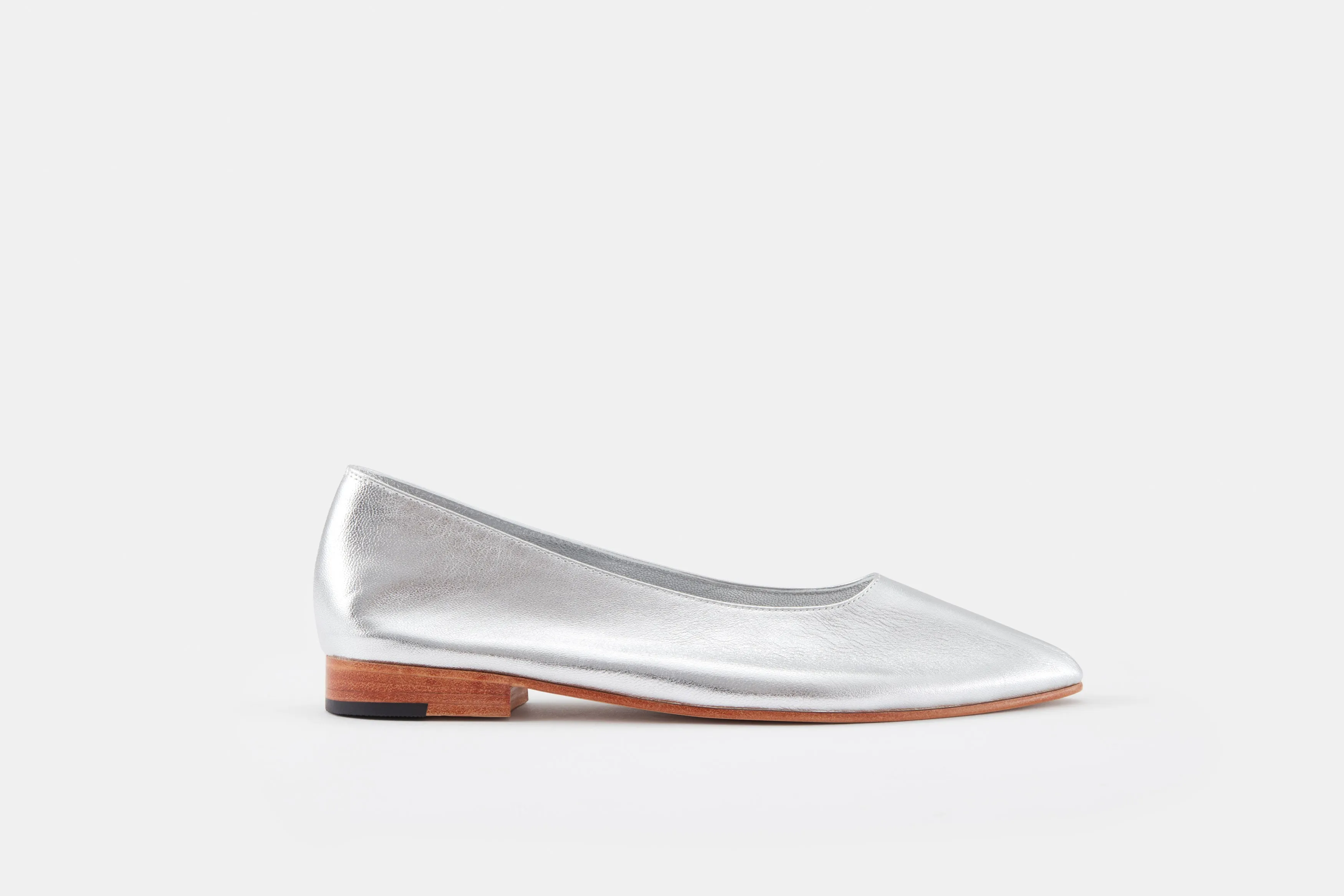 Party Flat Silver sold by Martiniano