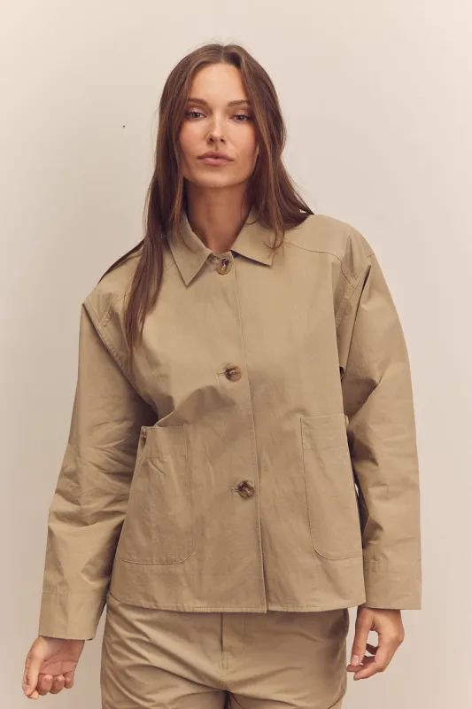 Button-down cotton worker jacket sold by amente