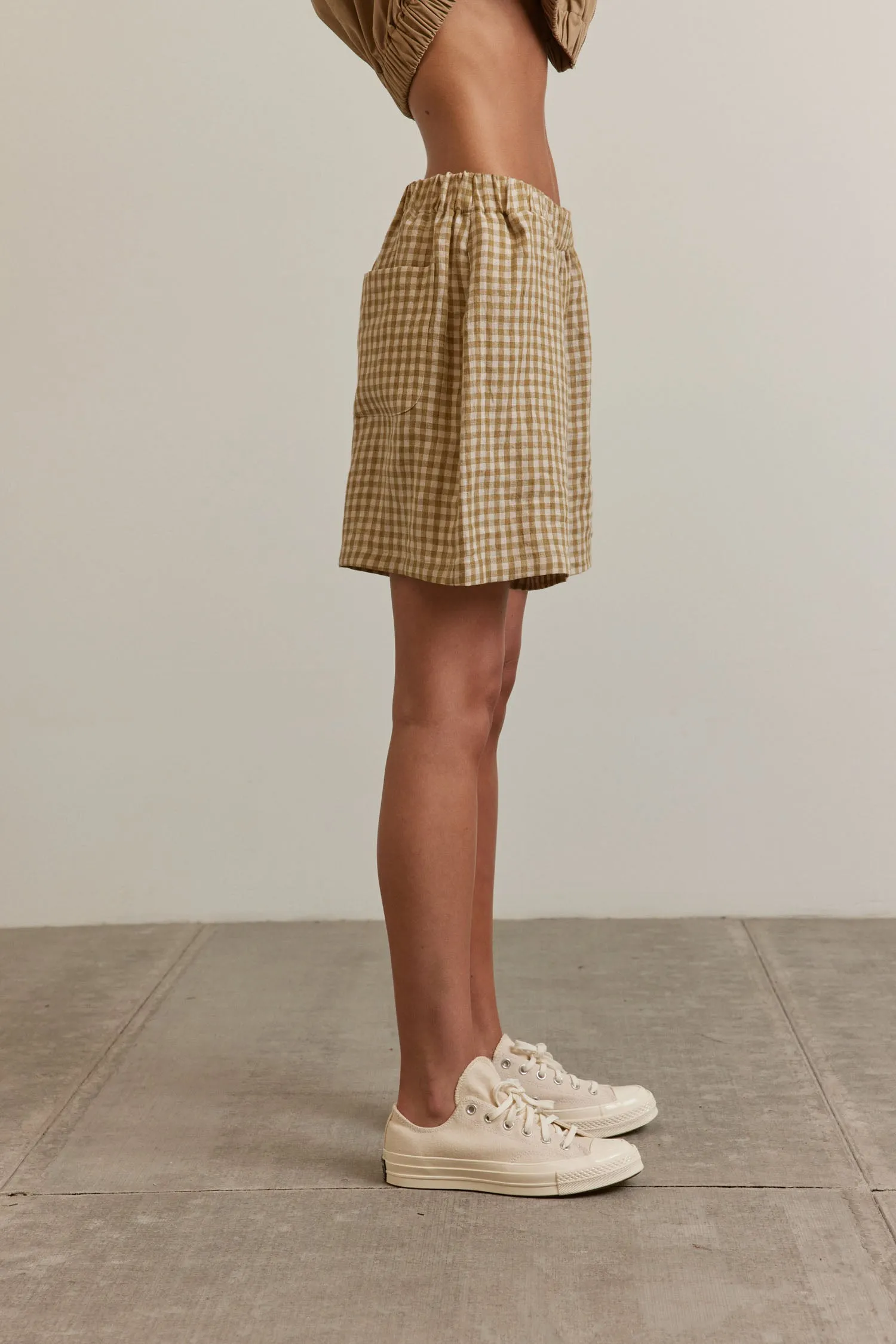 Back pocket gingham linen short sold by amente product image thumbnail 2